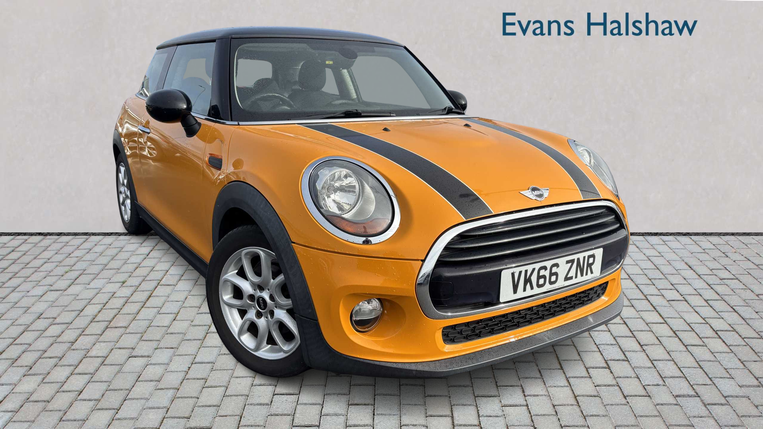Main listing image - MINI Hatchback