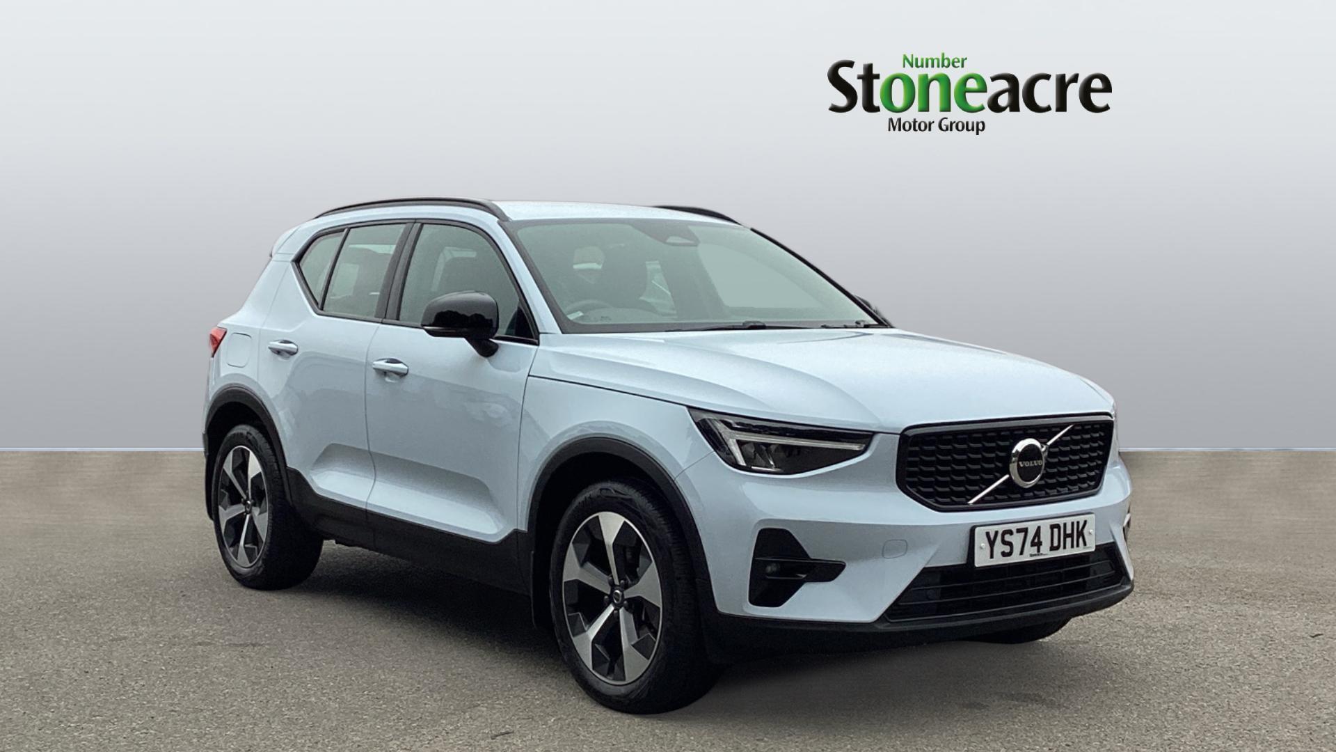 Main listing image - Volvo XC40