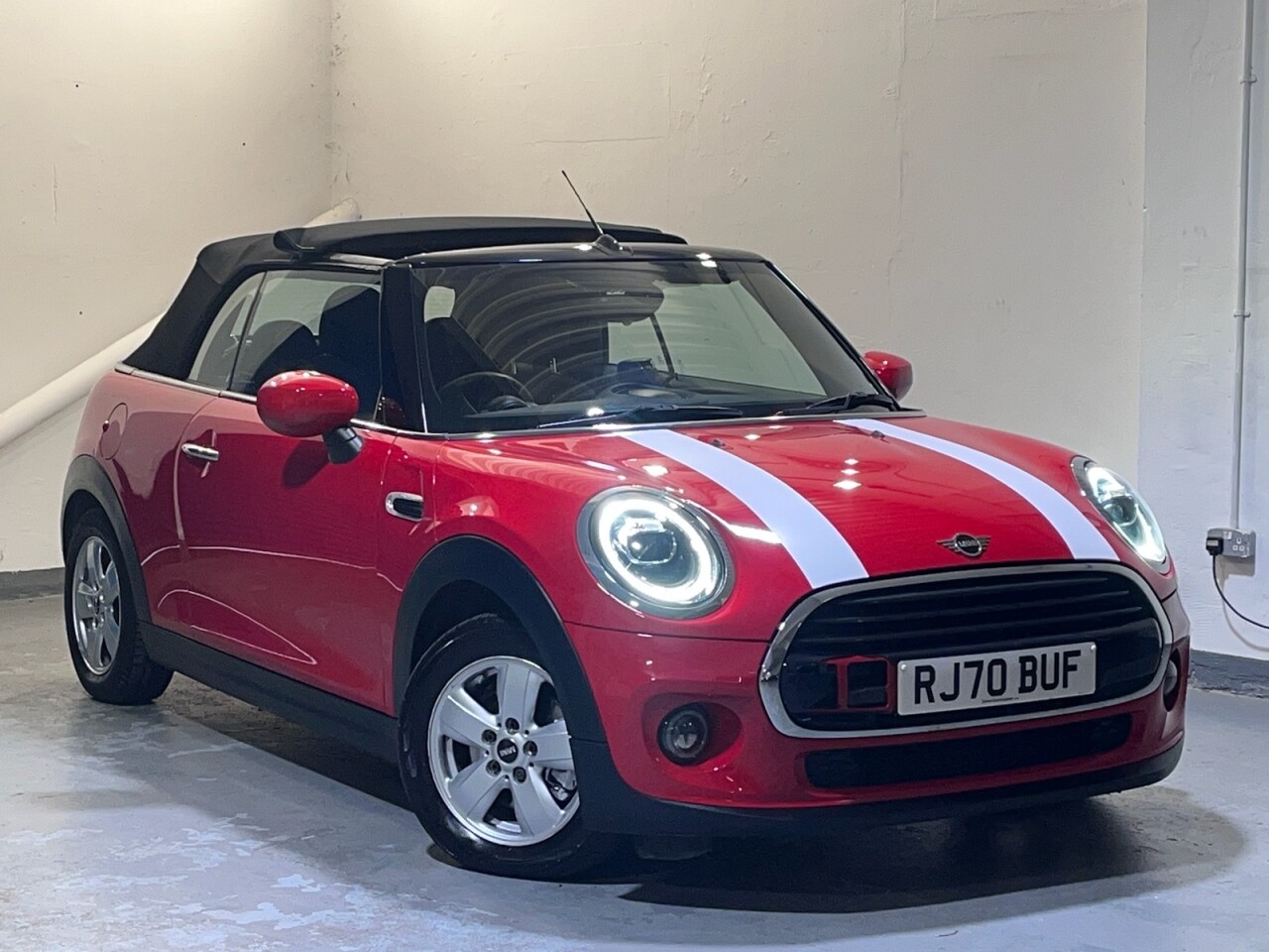 Main listing image - MINI Convertible