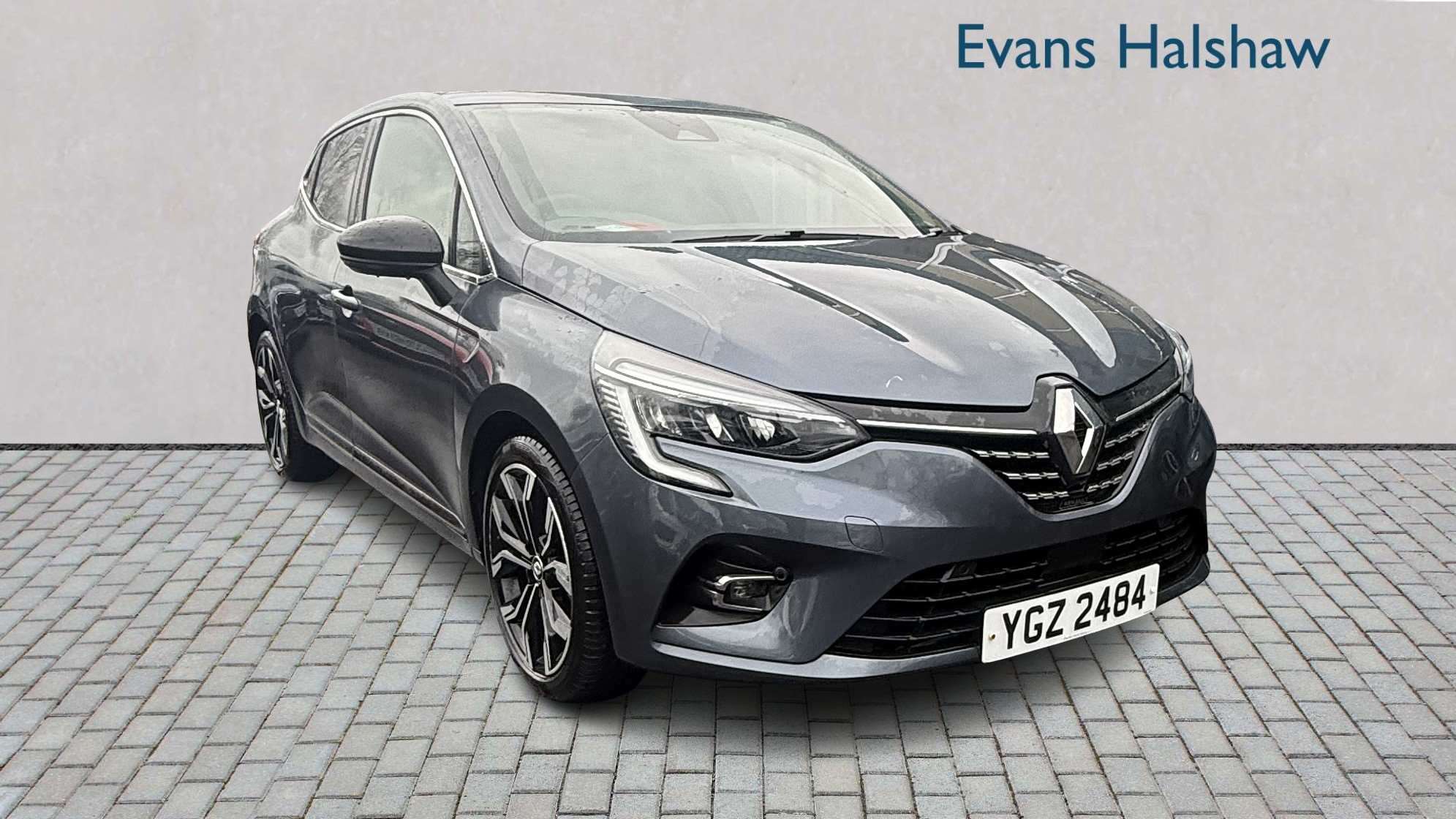 Main listing image - Renault Clio