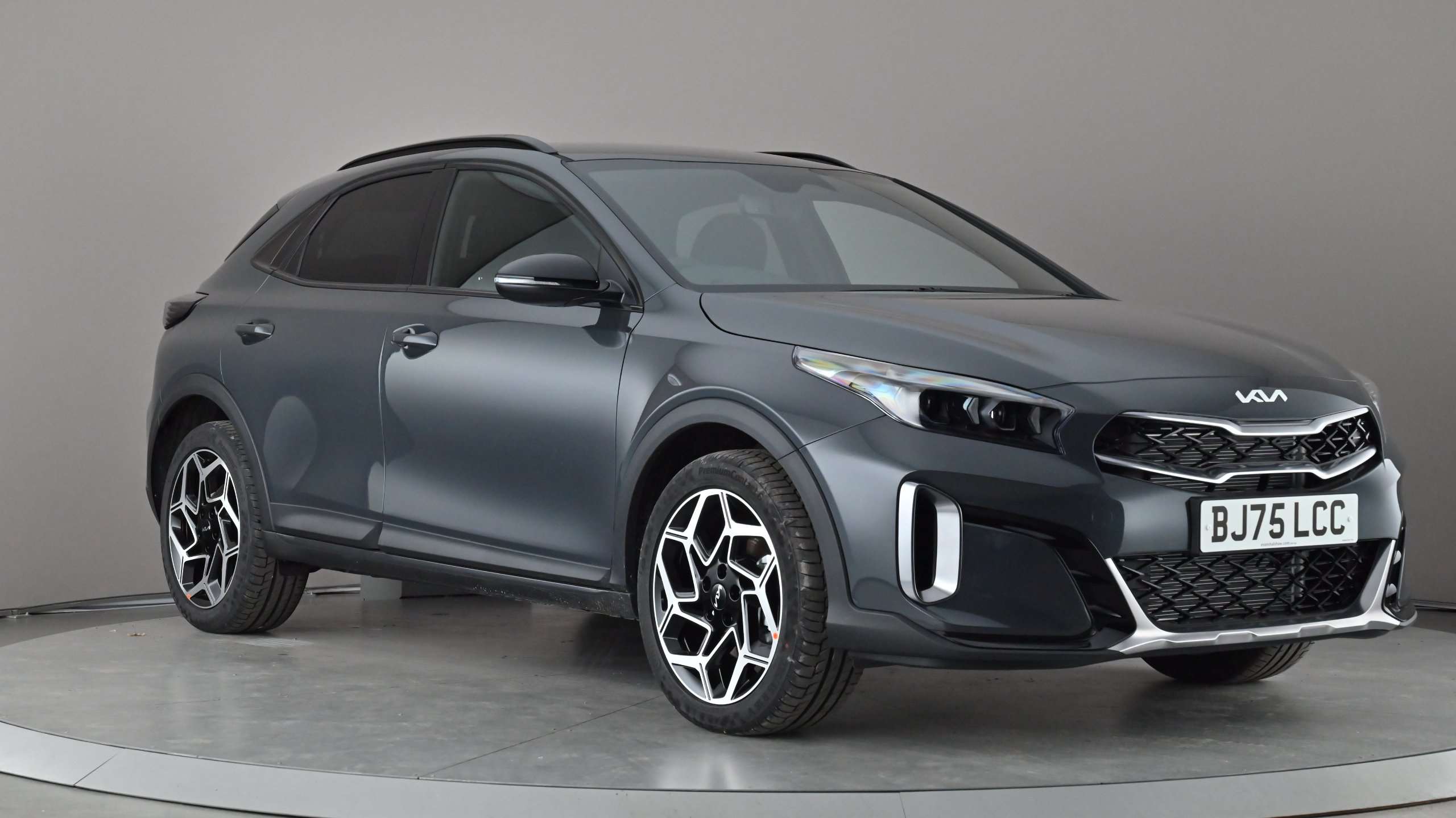 Main listing image - Kia XCeed