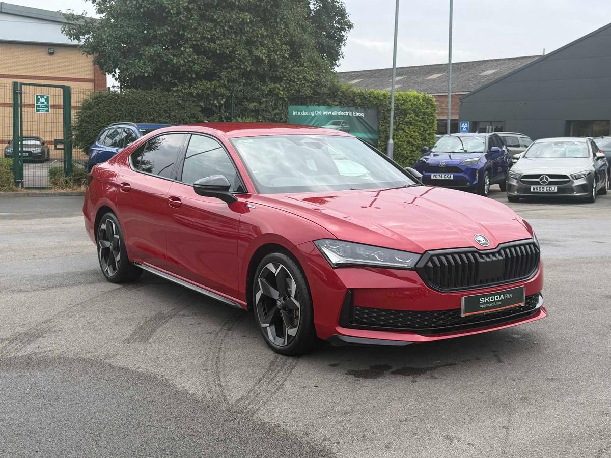 Main listing image - Skoda Superb