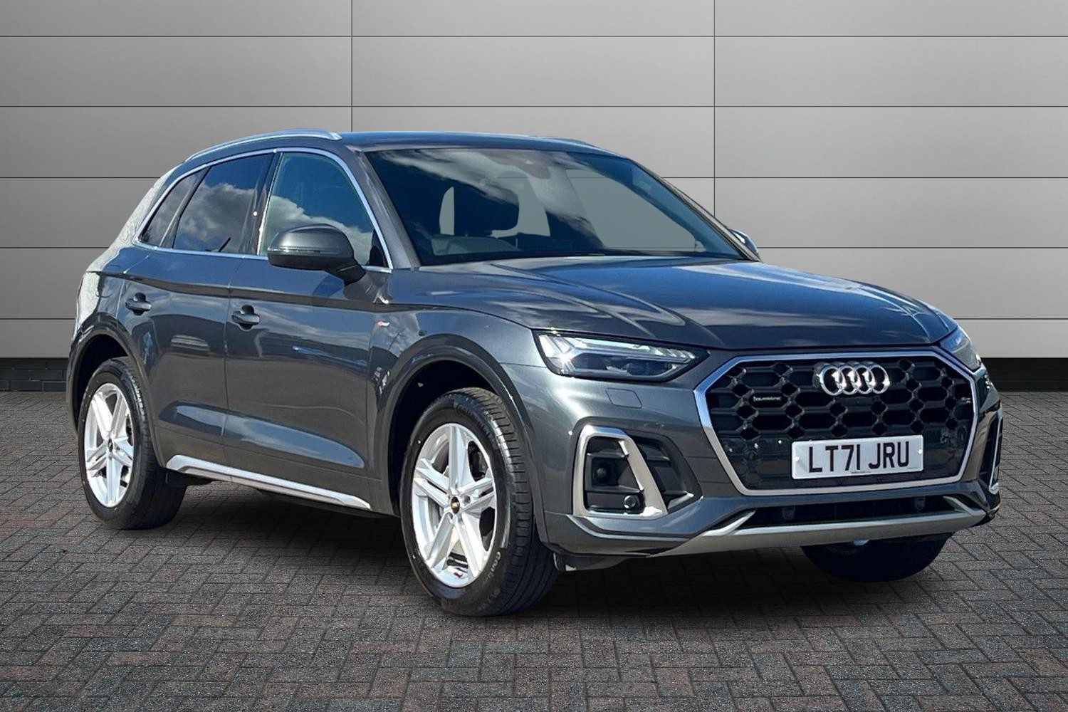 Main listing image - Audi Q5