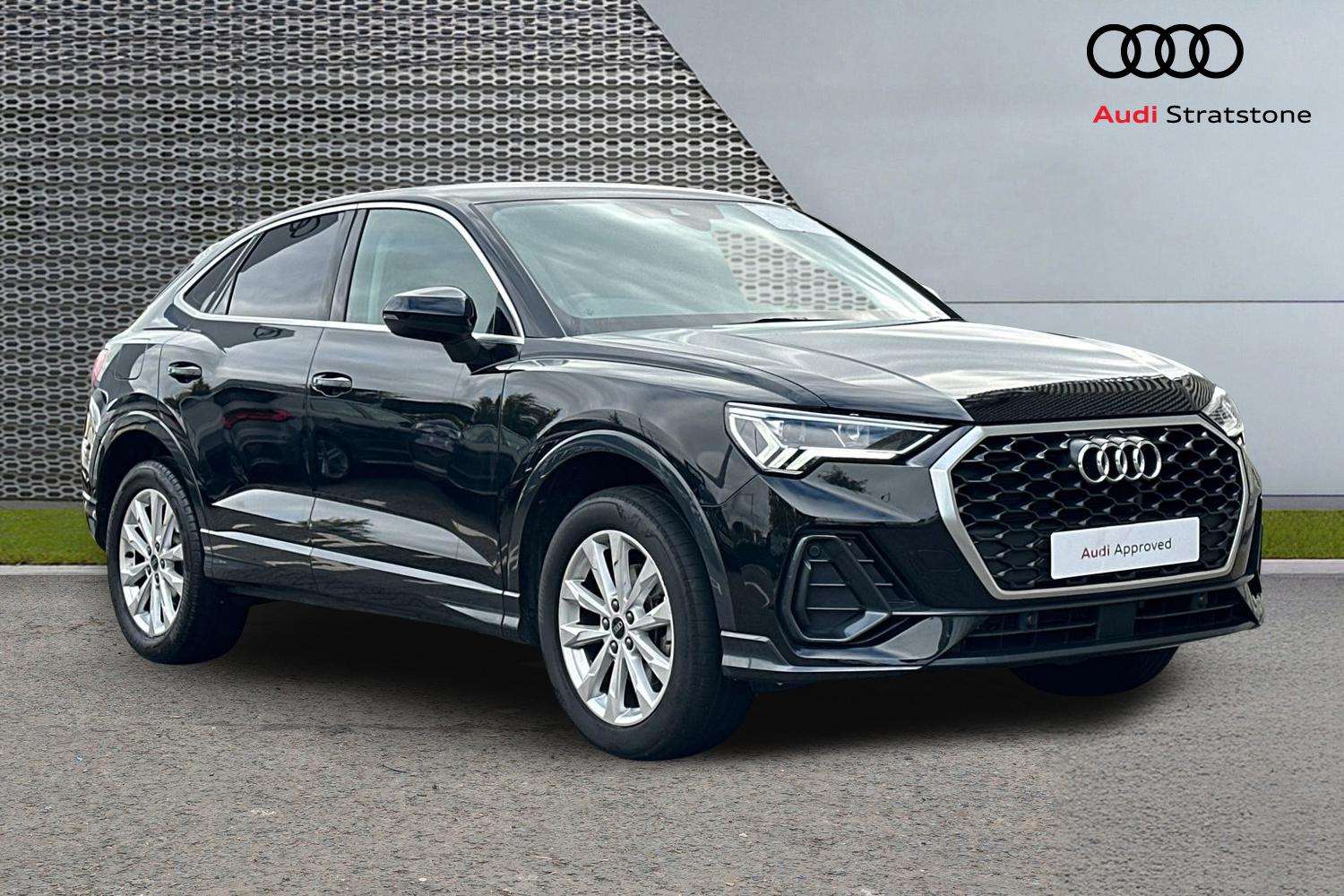 Main listing image - Audi Q3