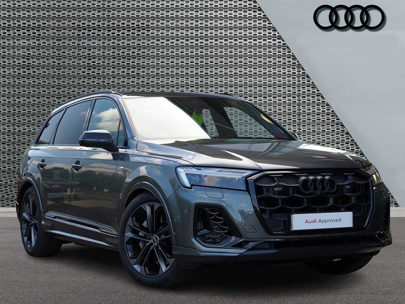 Main listing image - Audi Q7