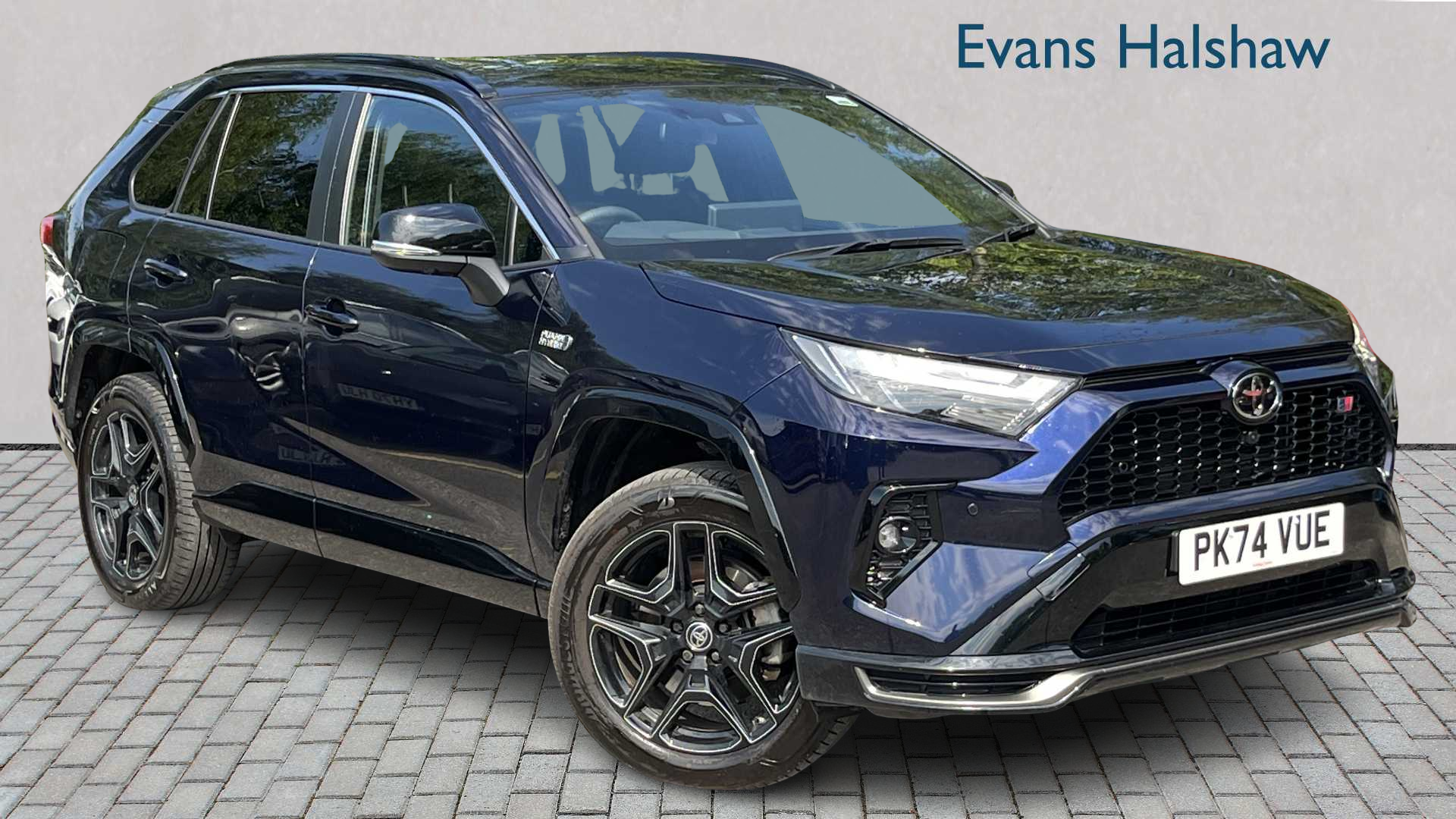 Main listing image - Toyota RAV4