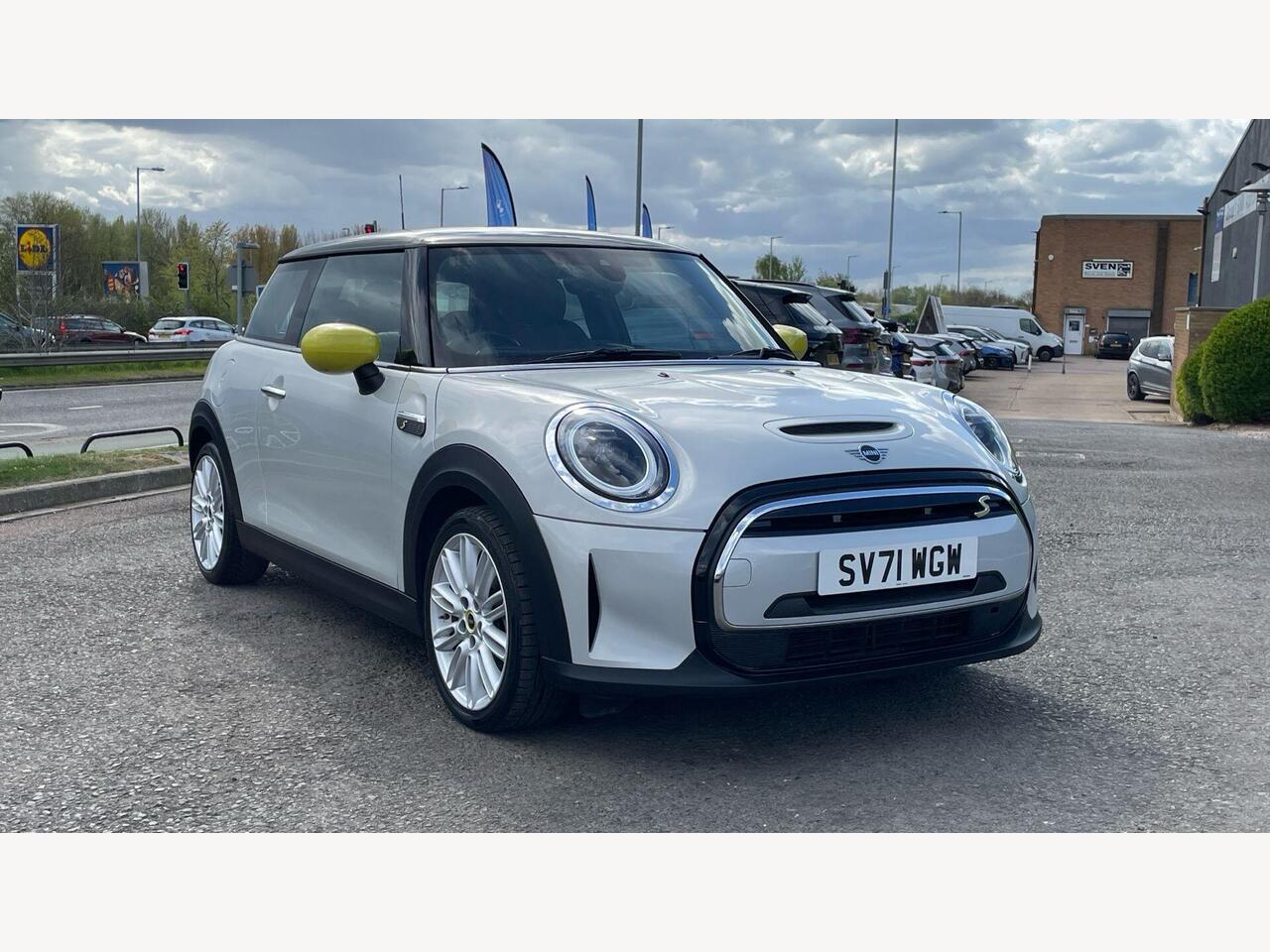 Main listing image - MINI Electric