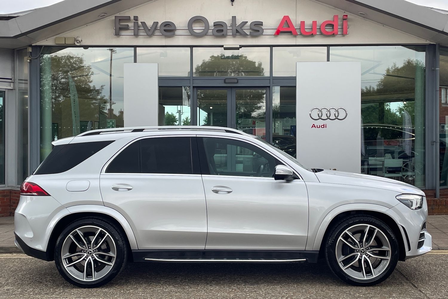 Main listing image - Mercedes-Benz GLE