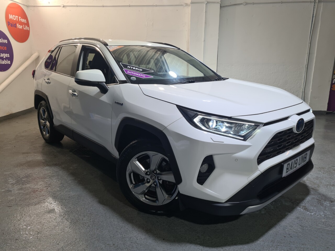 Main listing image - Toyota RAV4