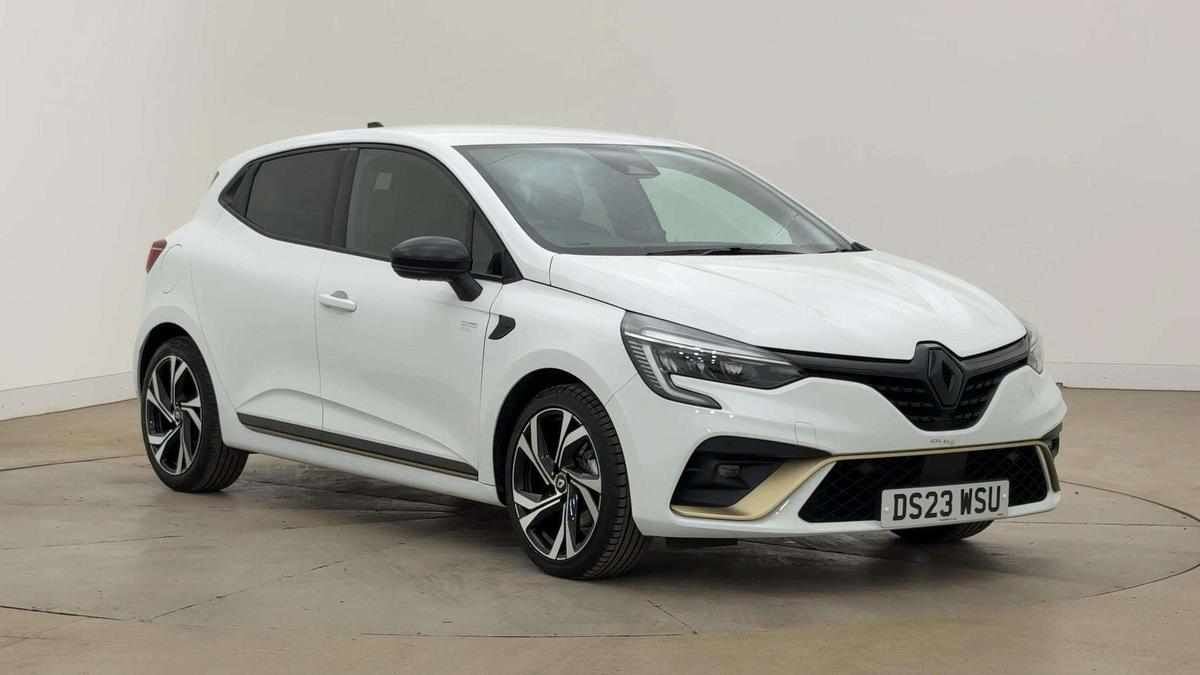 Main listing image - Renault Clio