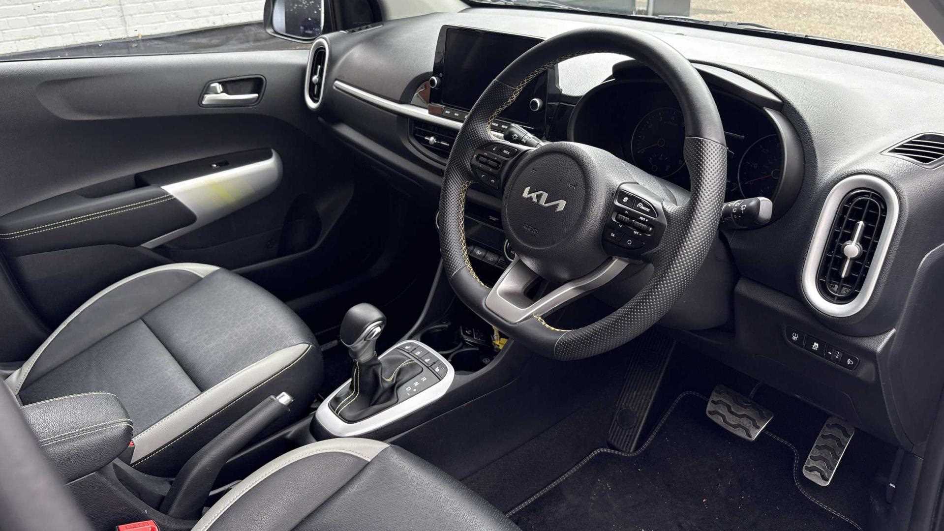 Main listing image - Kia Picanto