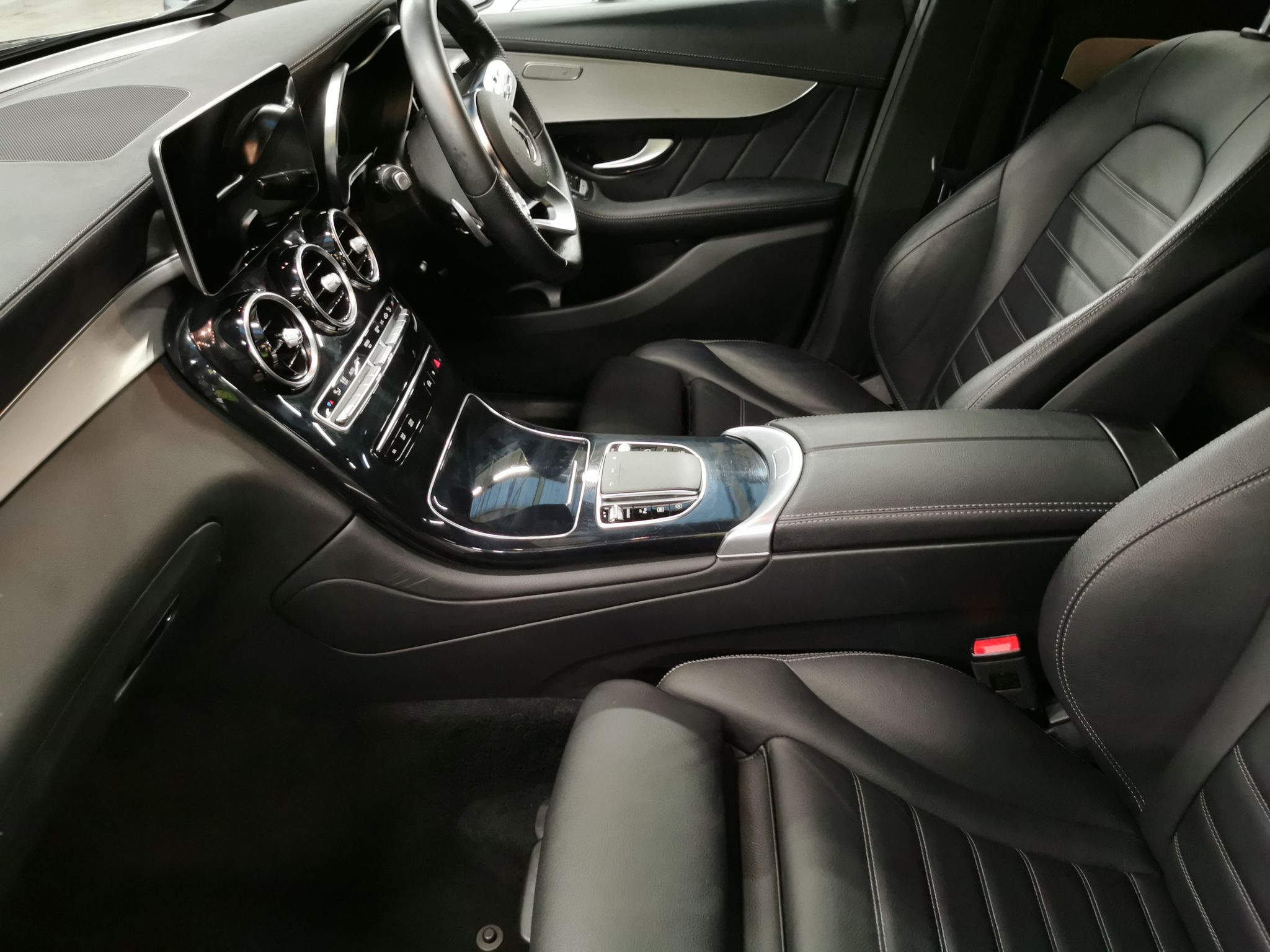 Main listing image - Mercedes-Benz GLC