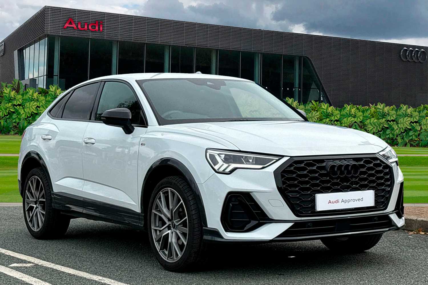 Main listing image - Audi Q3