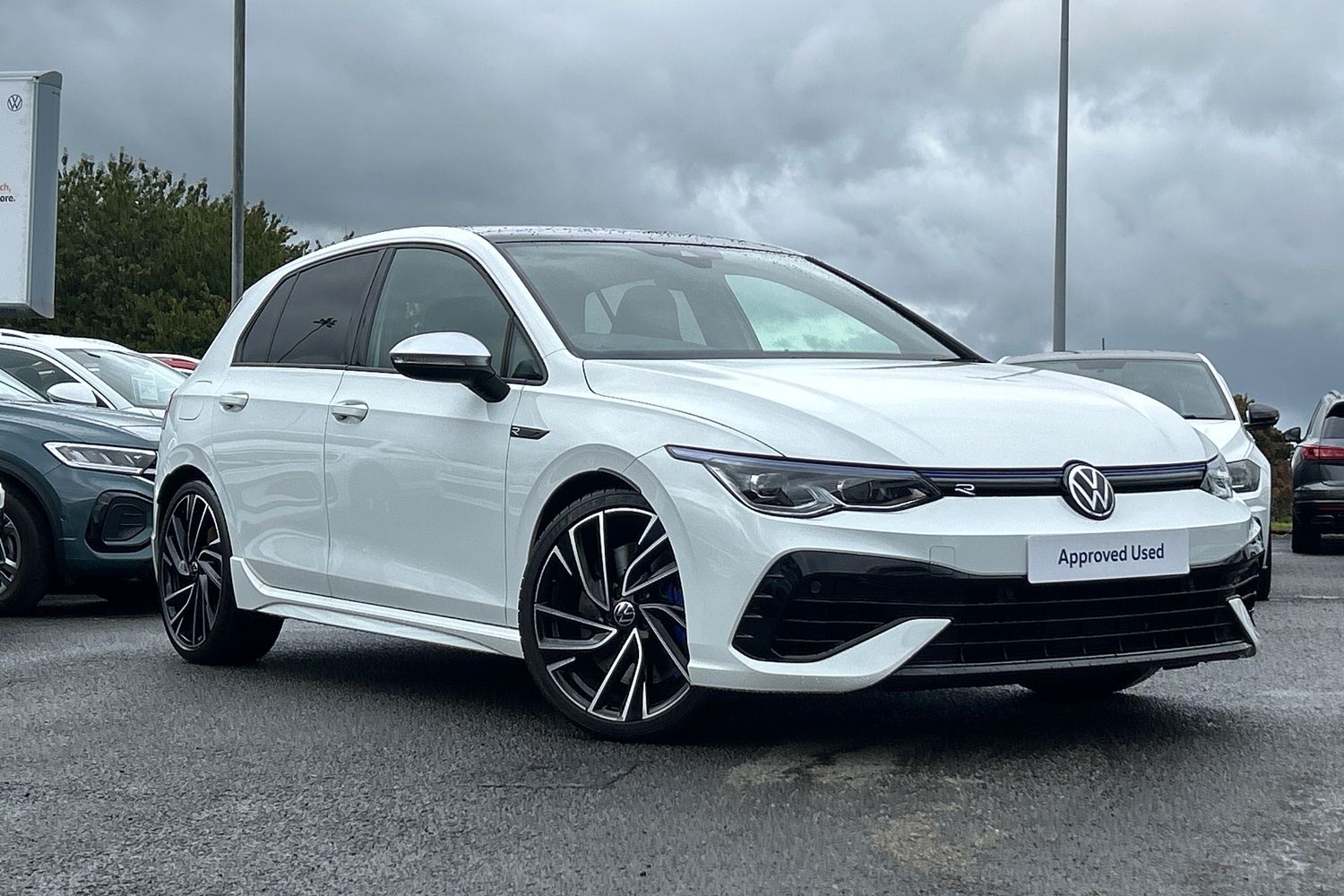Main listing image - Volkswagen Golf R