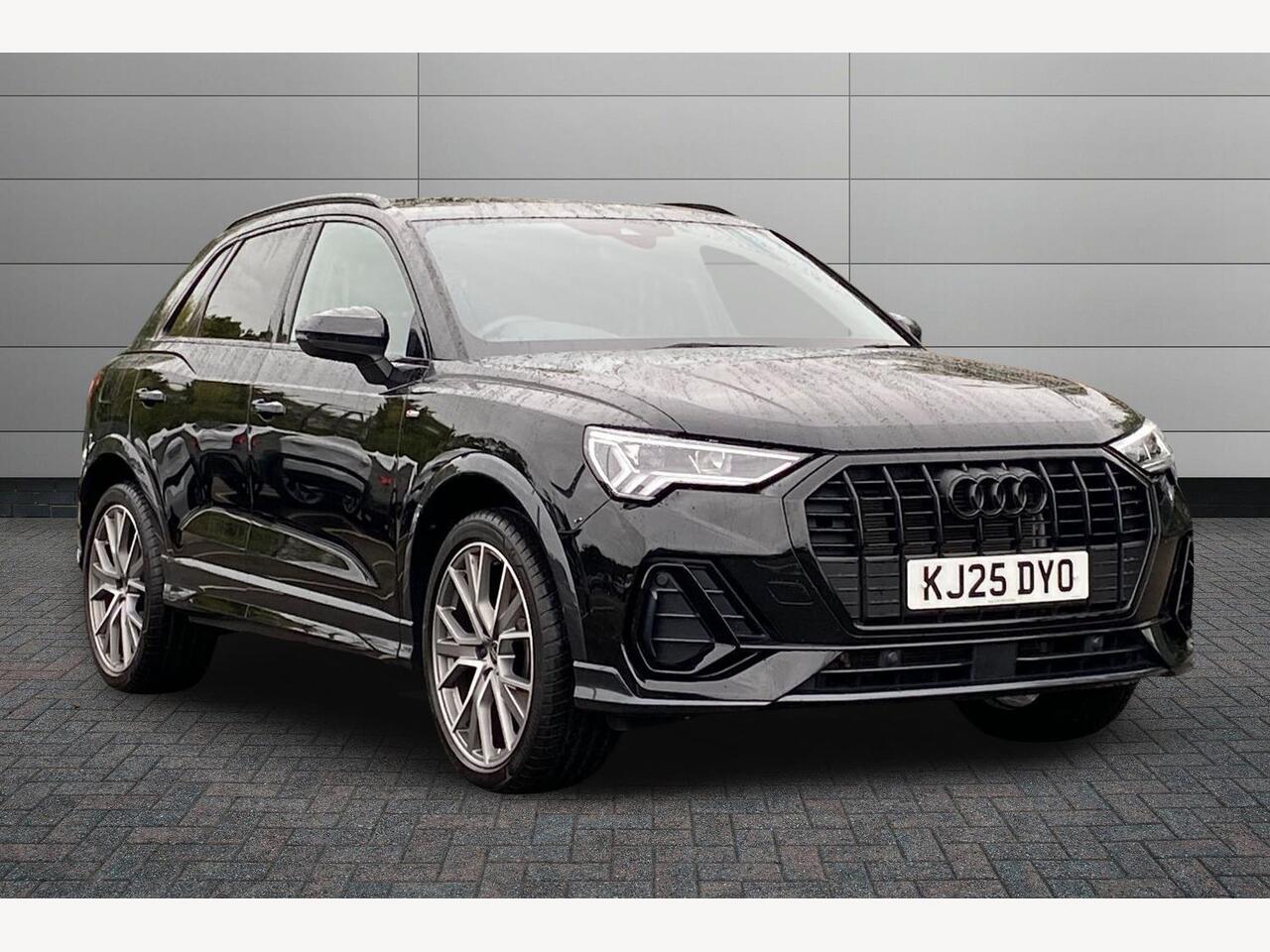 Main listing image - Audi Q3