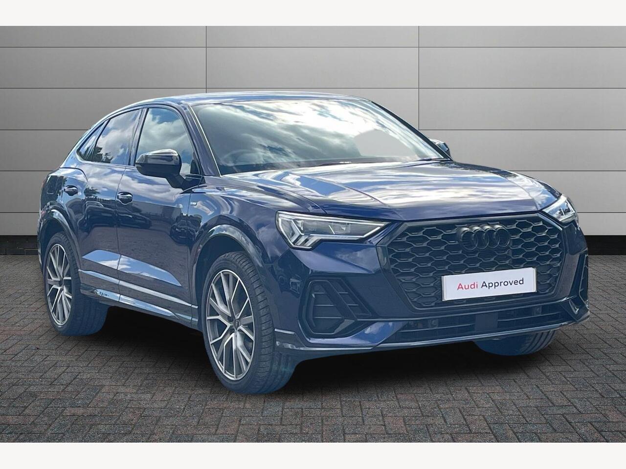Main listing image - Audi Q3