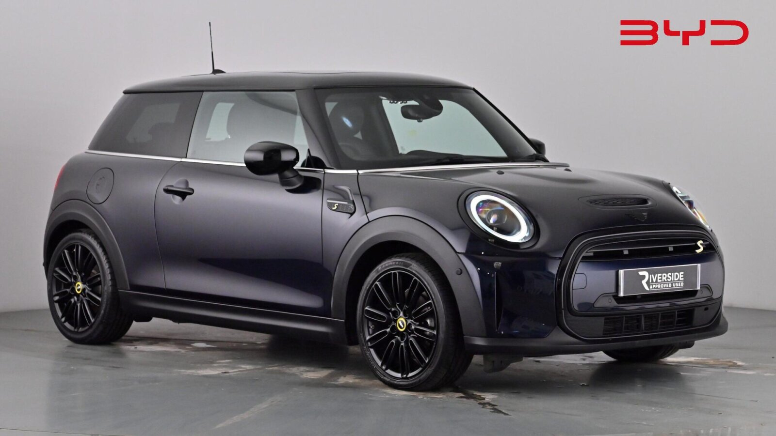 Main listing image - MINI Electric
