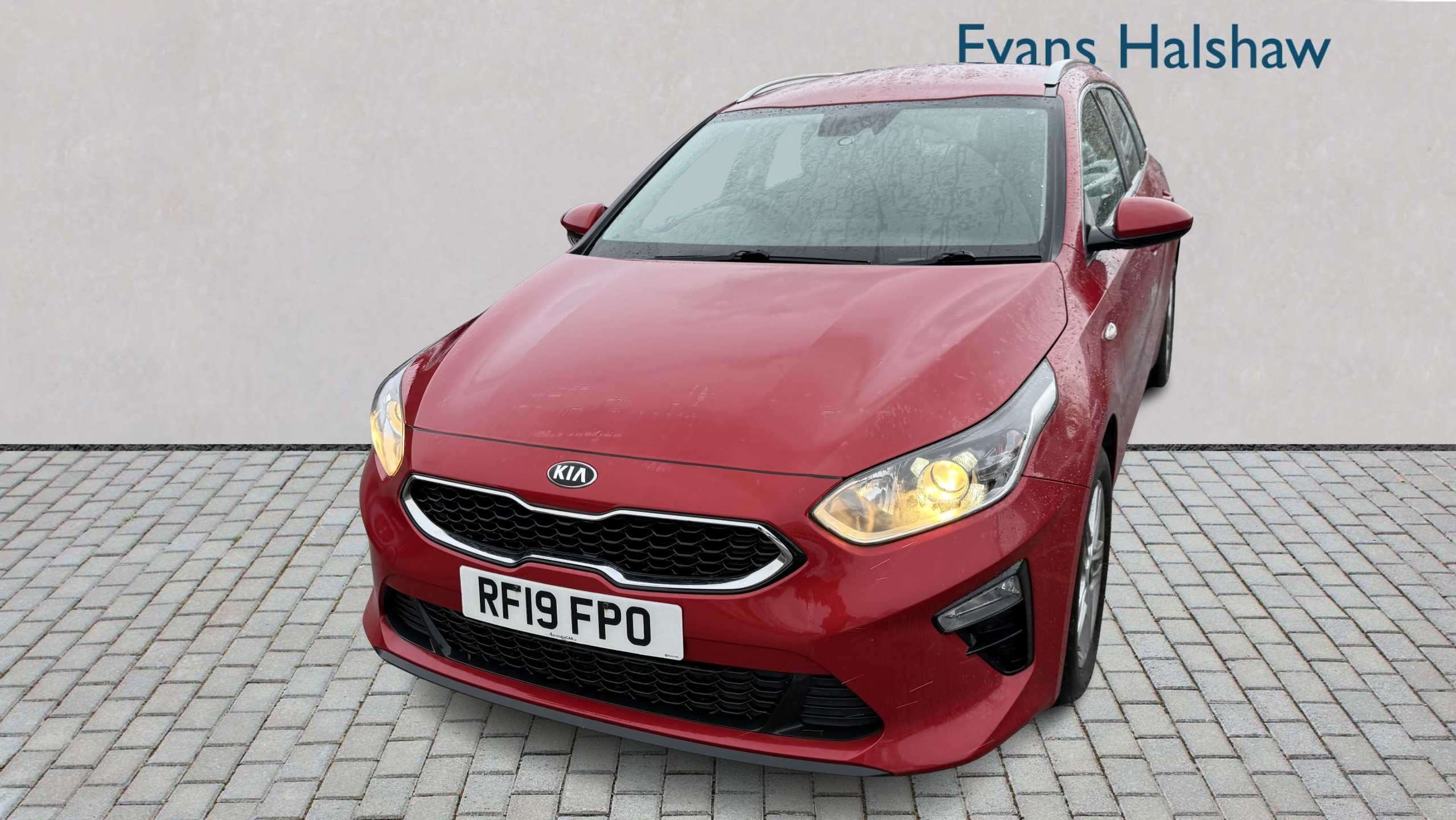 Main listing image - Kia Ceed SW