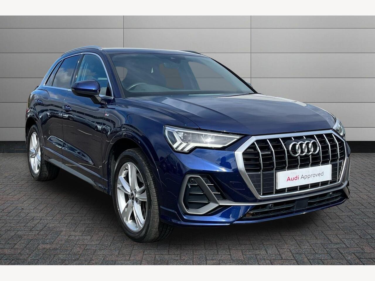 Main listing image - Audi Q3
