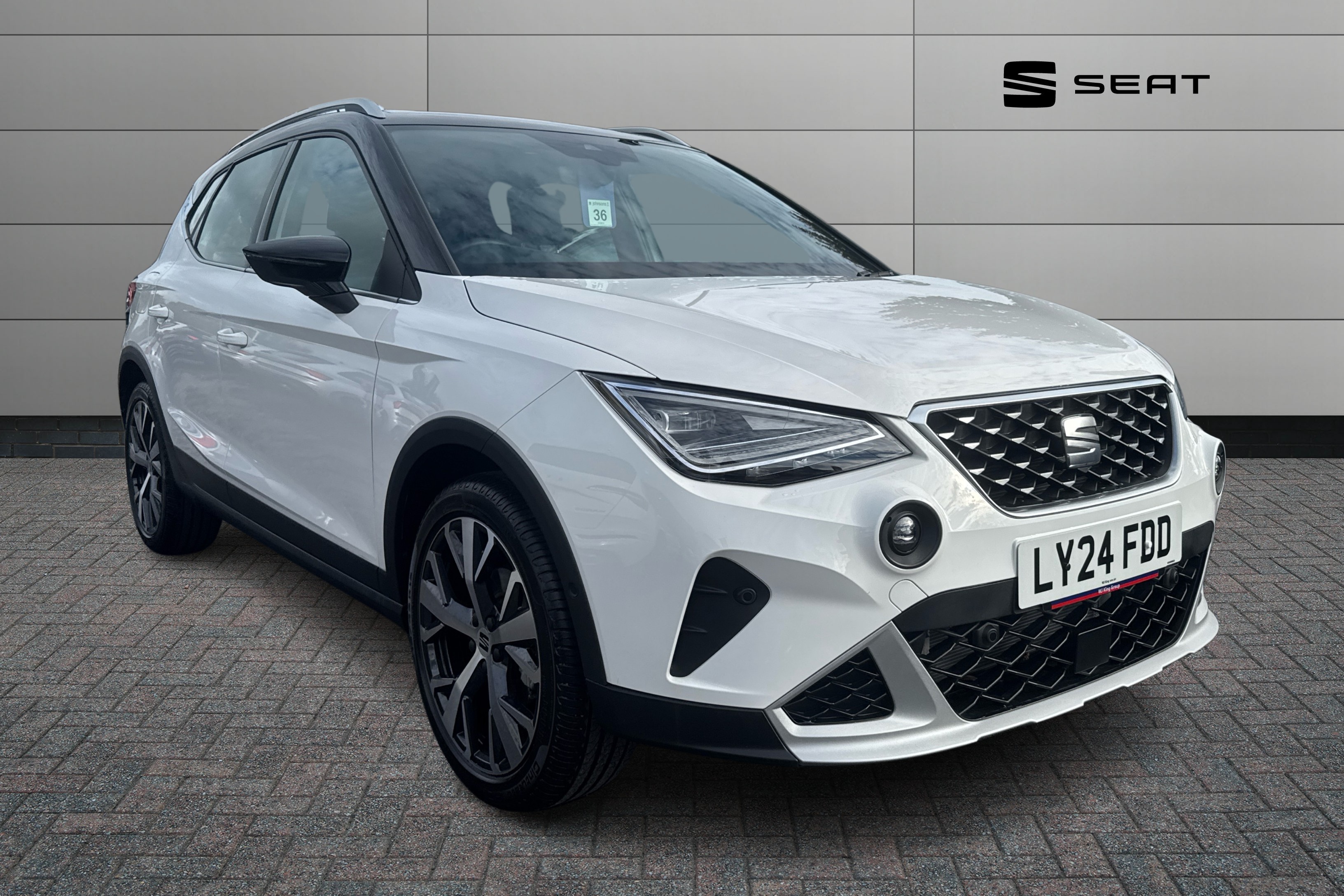 Main listing image - SEAT Arona