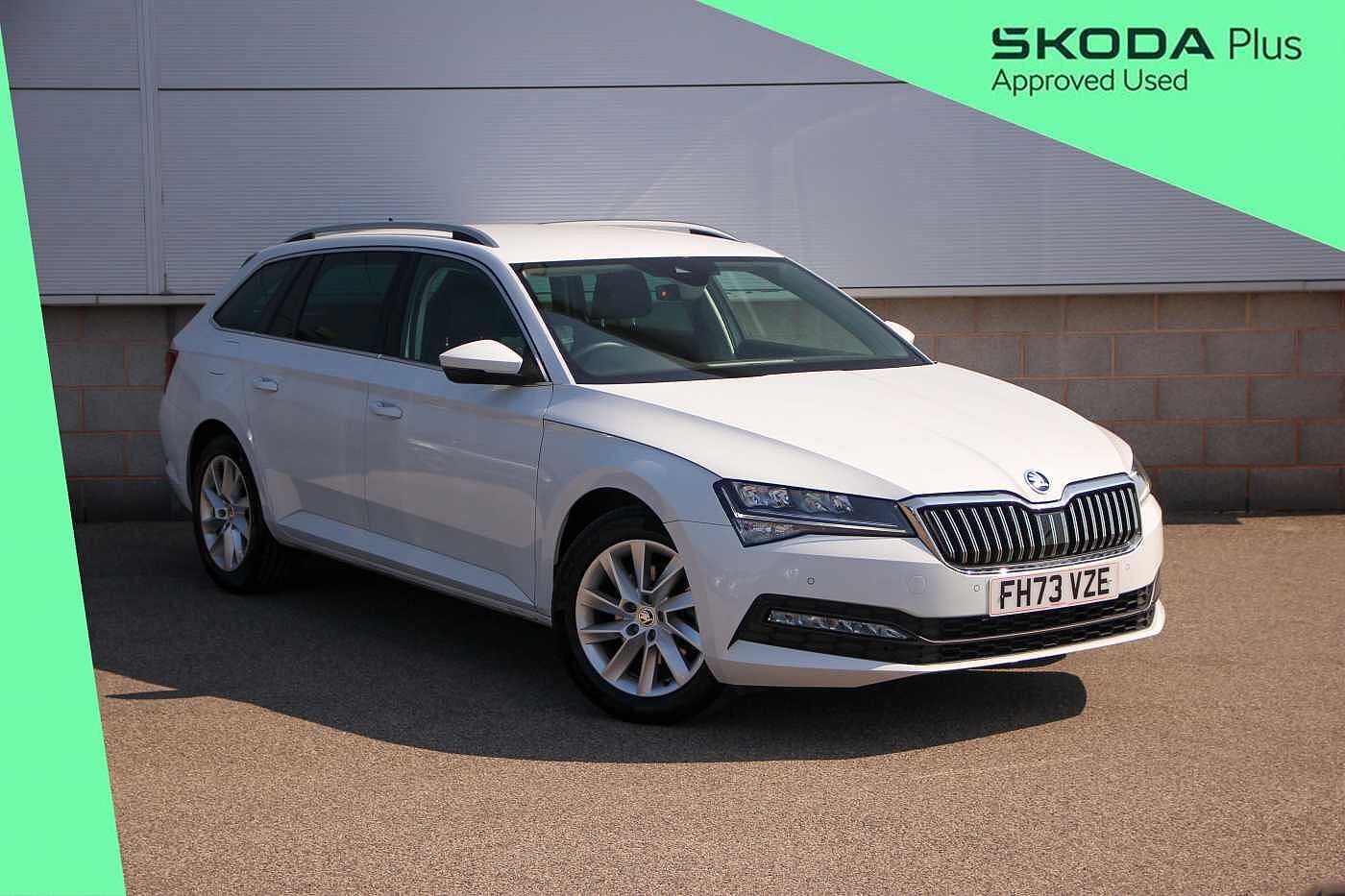 Main listing image - Skoda Superb Estate