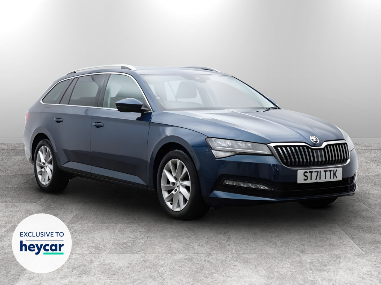 Main listing image - Skoda Superb Estate