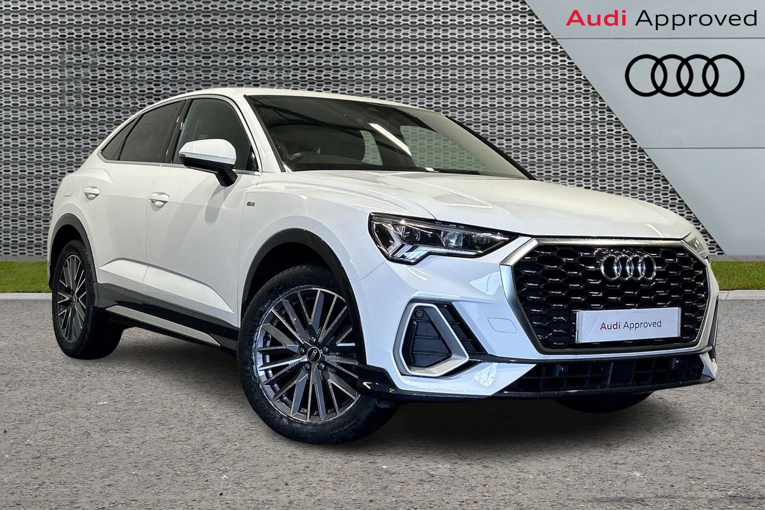 Main listing image - Audi Q3