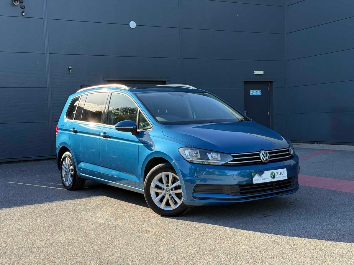 Main listing image - Volkswagen Touran