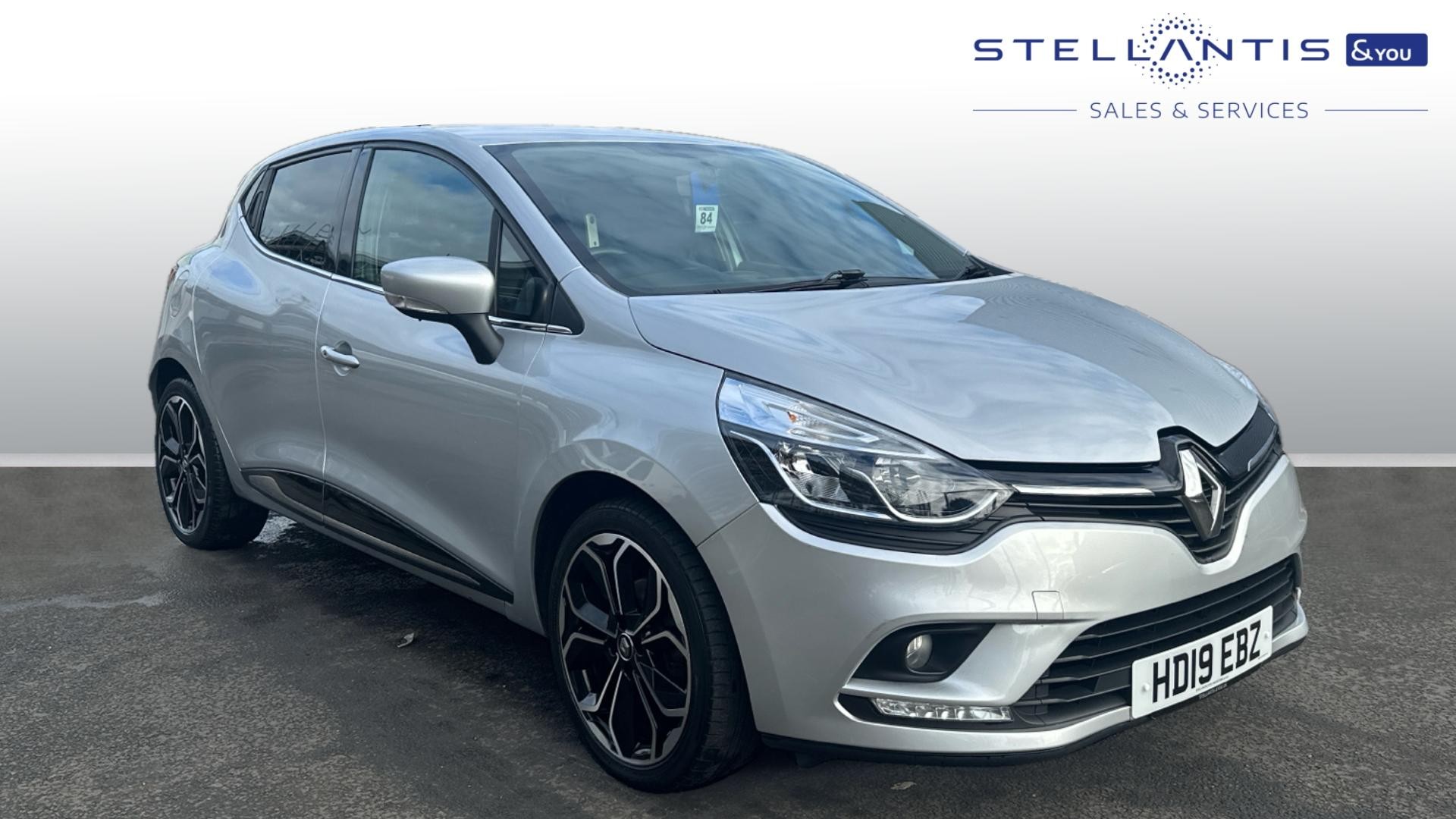 Main listing image - Renault Clio