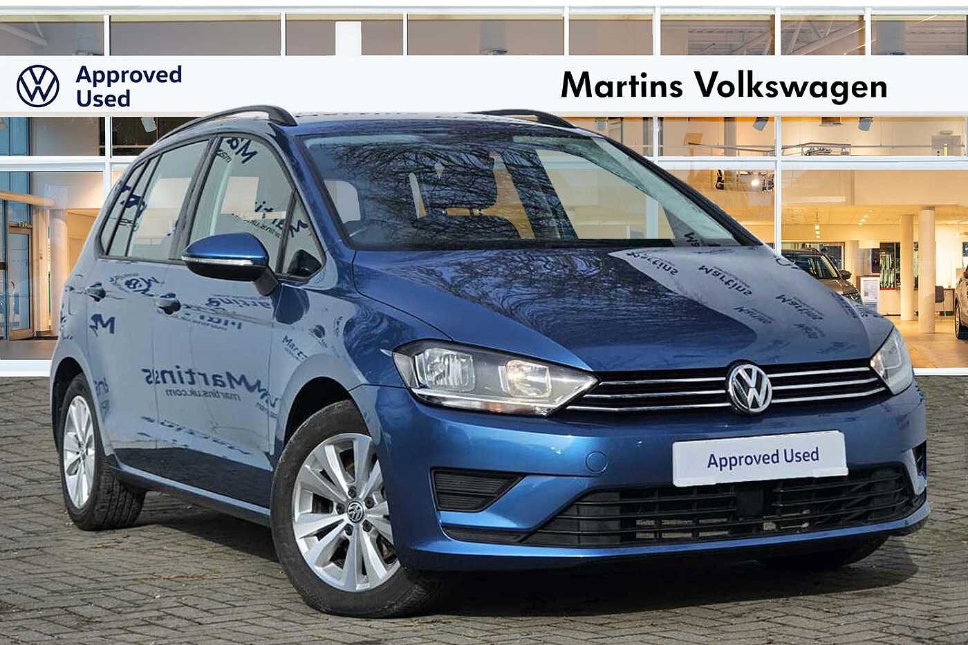 Main listing image - Volkswagen Golf SV