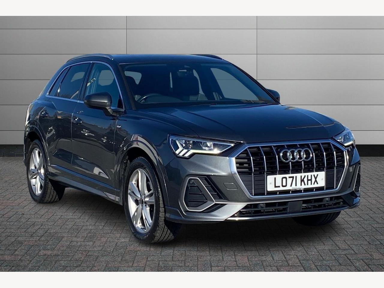 Main listing image - Audi Q3