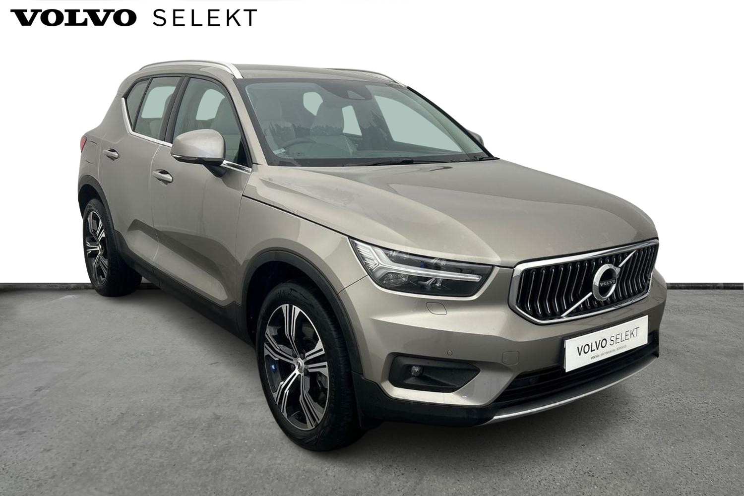 Main listing image - Volvo XC40 Recharge