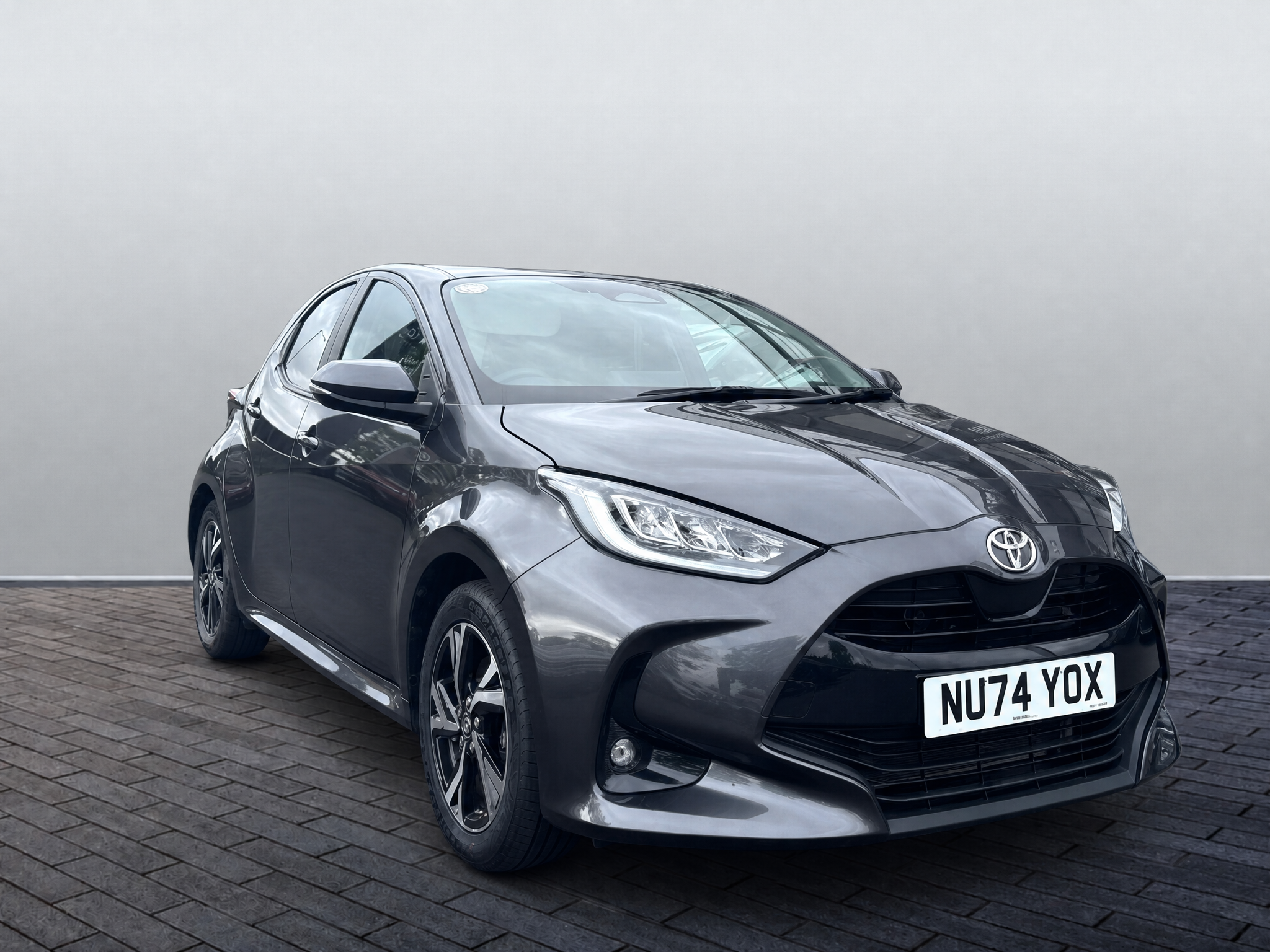 Main listing image - Toyota Yaris