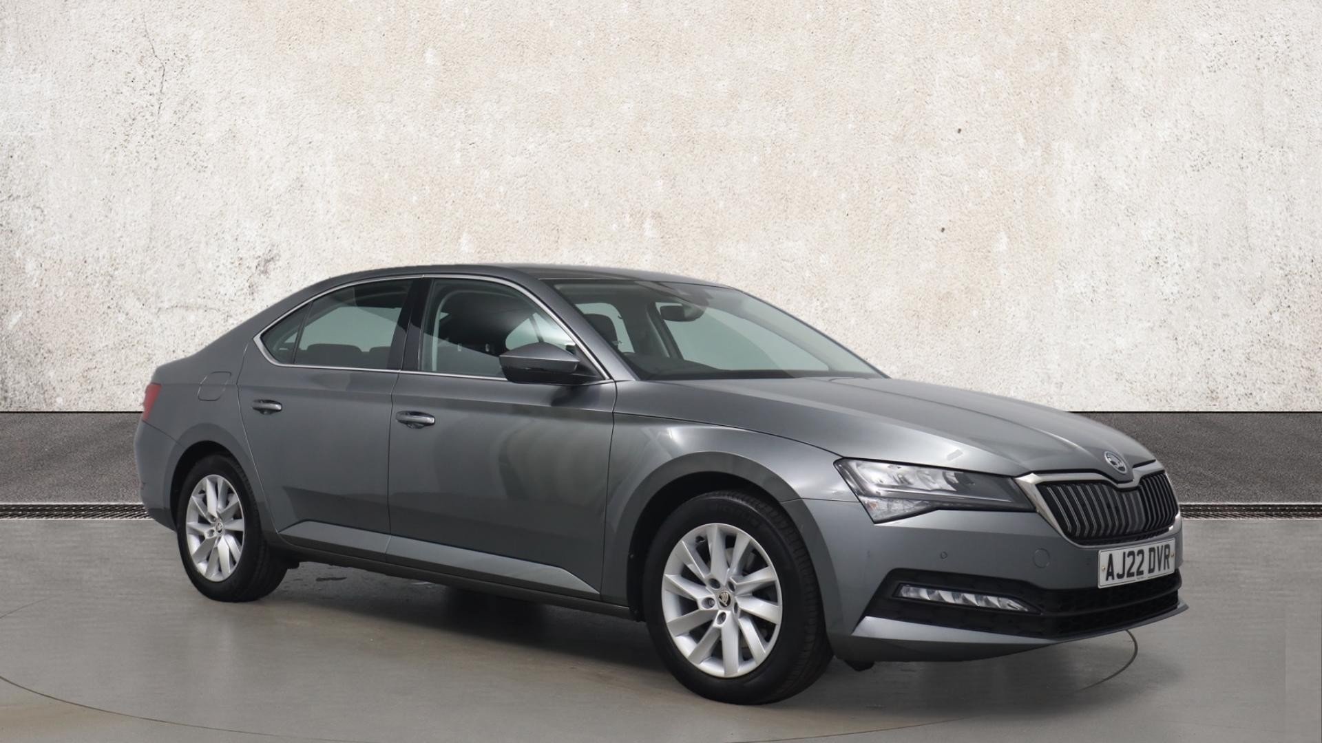 Main listing image - Skoda Superb
