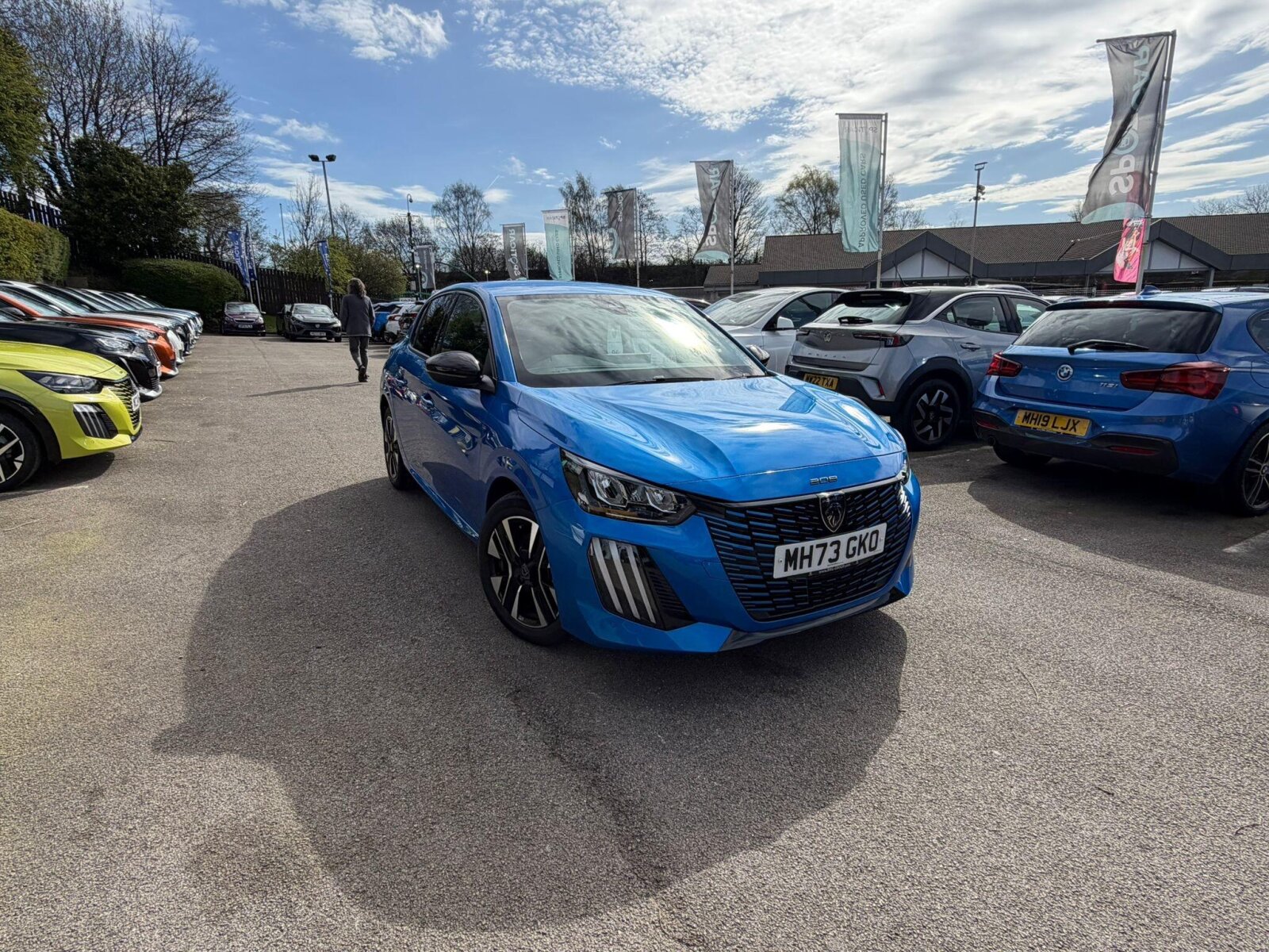Main listing image - Peugeot 208