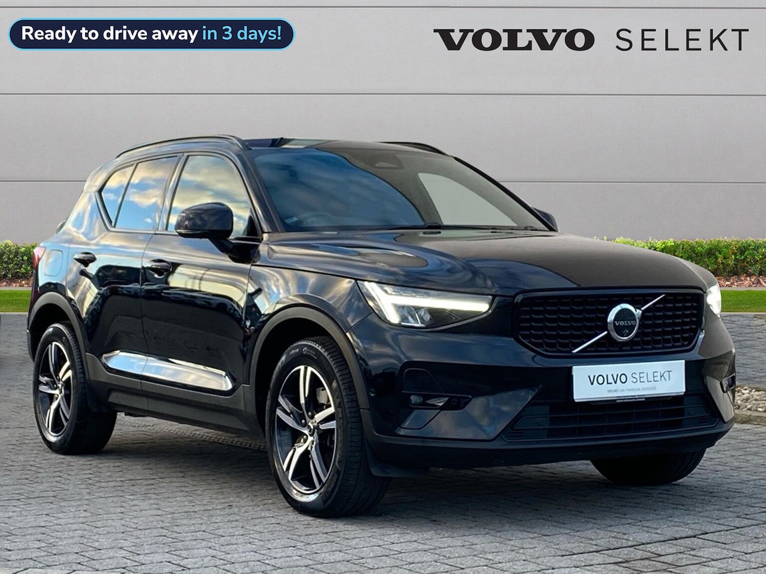 Main listing image - Volvo XC40