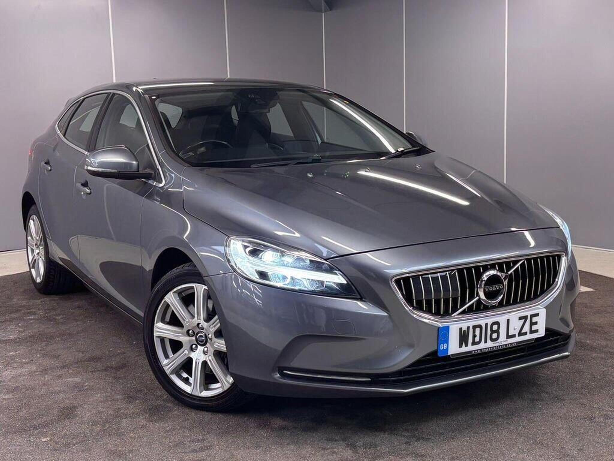 Main listing image - Volvo V40