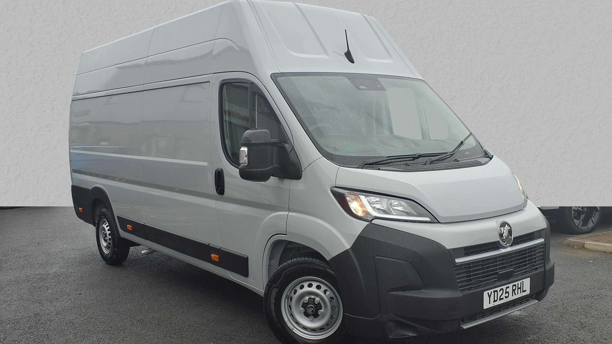 Main listing image - Vauxhall Movano