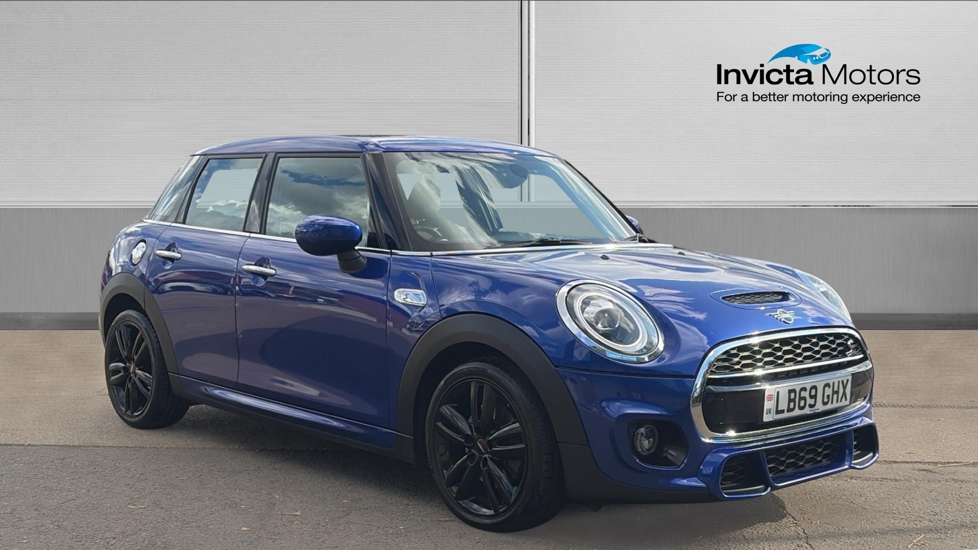 Main listing image - MINI Hatchback
