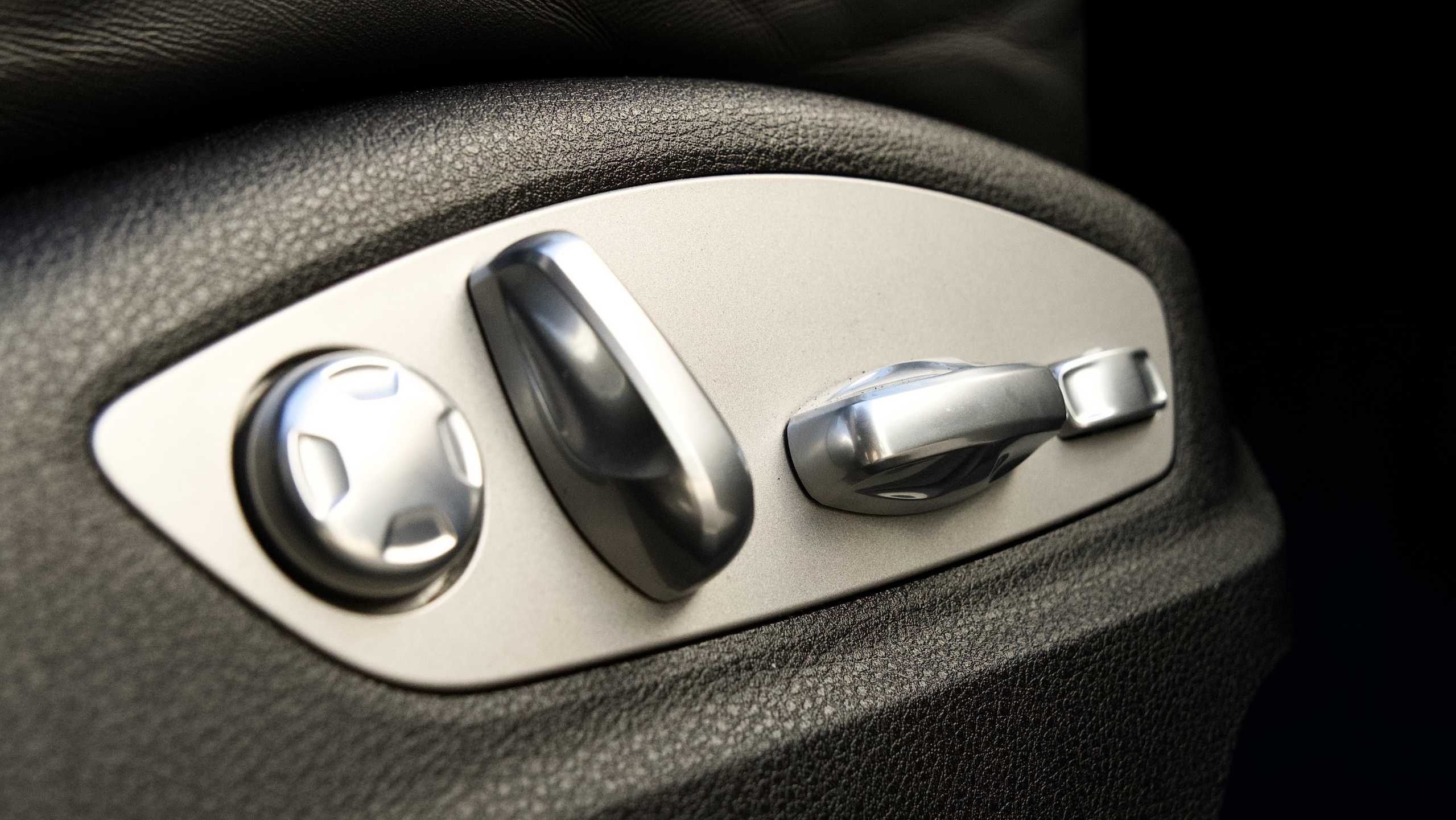 Main listing image - Porsche Macan