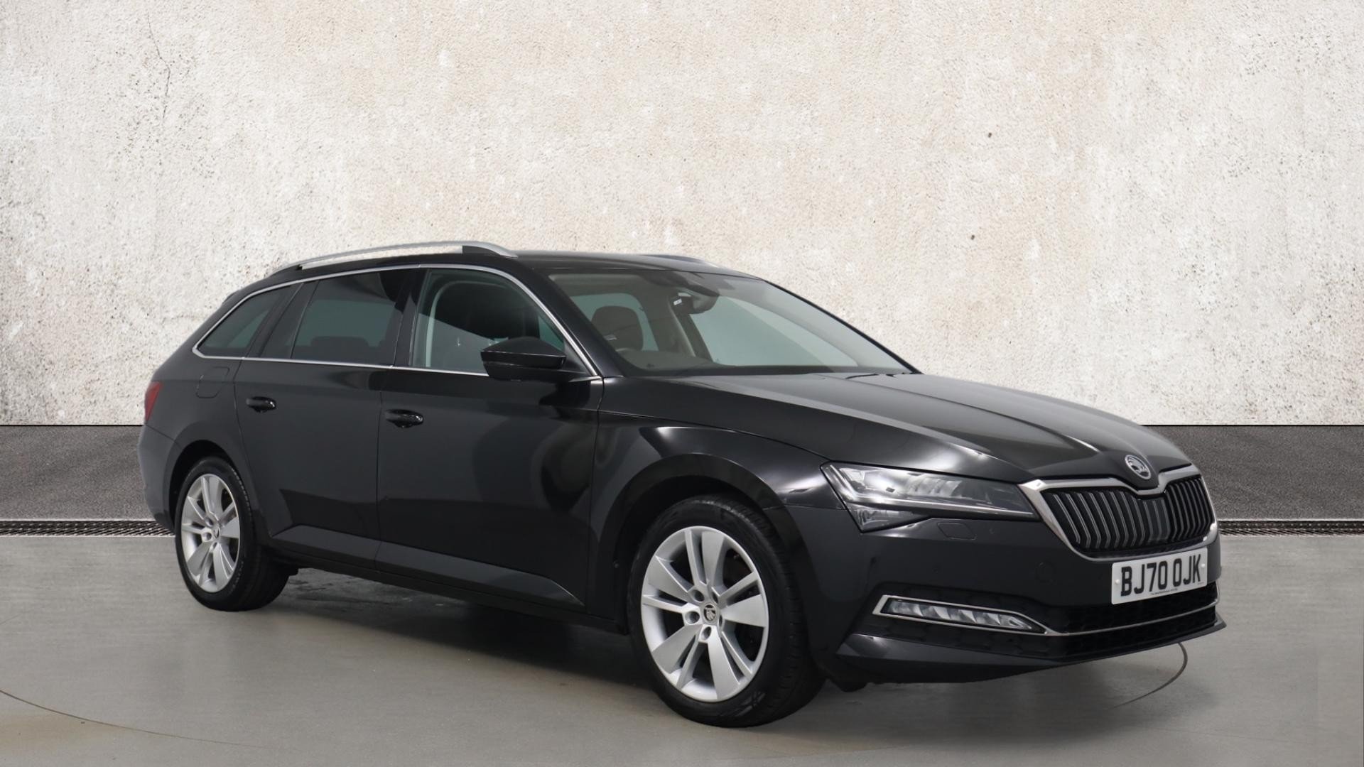 Main listing image - Skoda Superb Estate