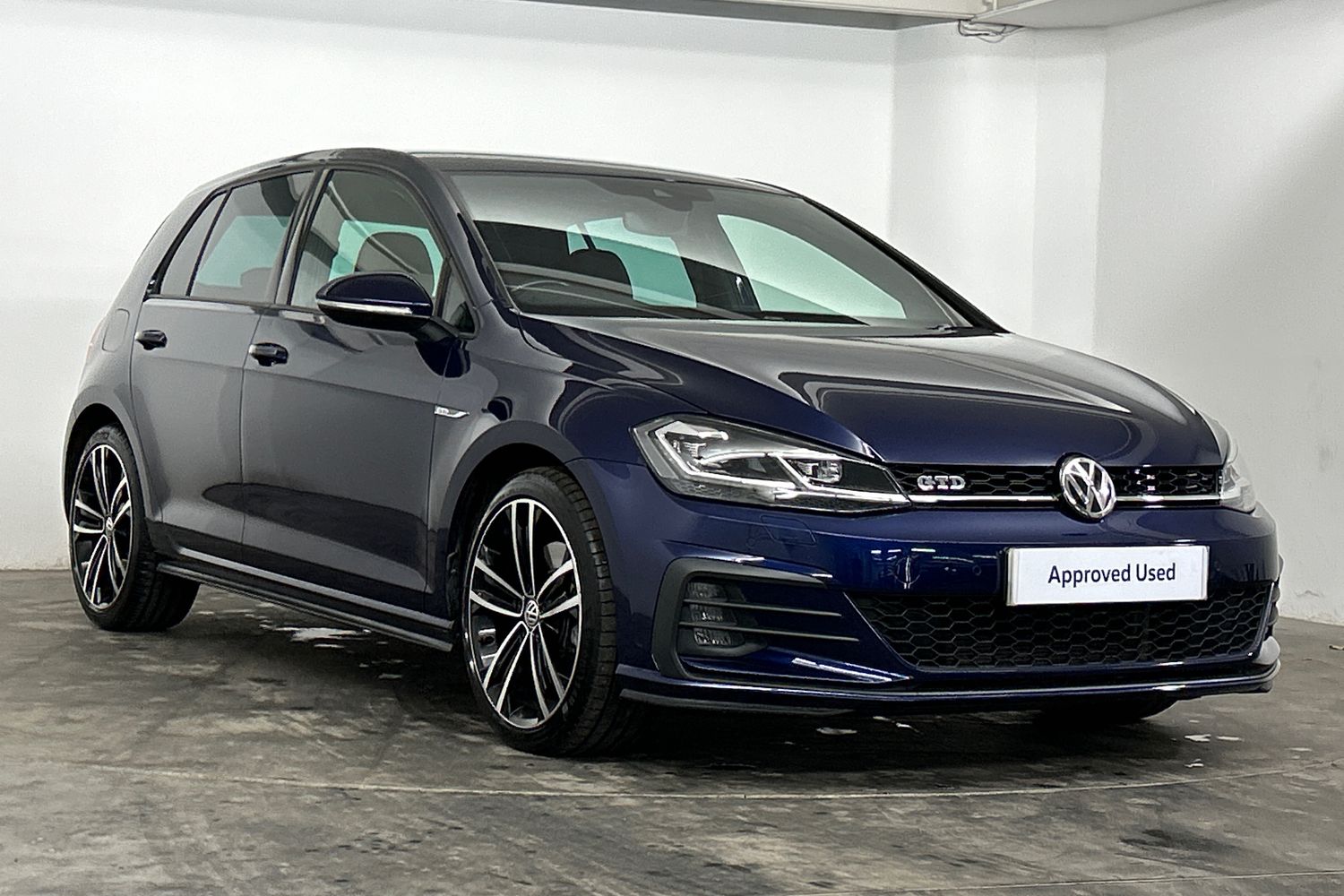 Main listing image - Volkswagen Golf