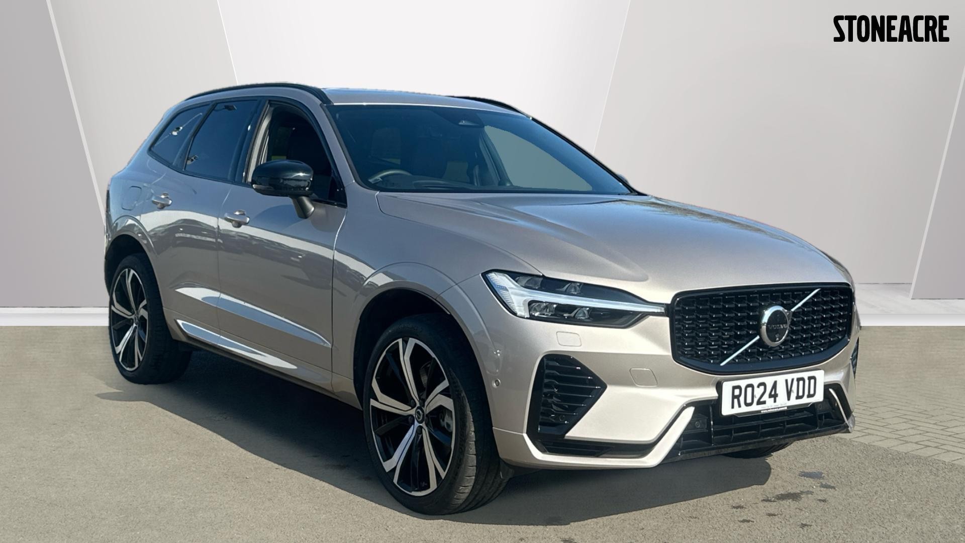 Main listing image - Volvo XC60