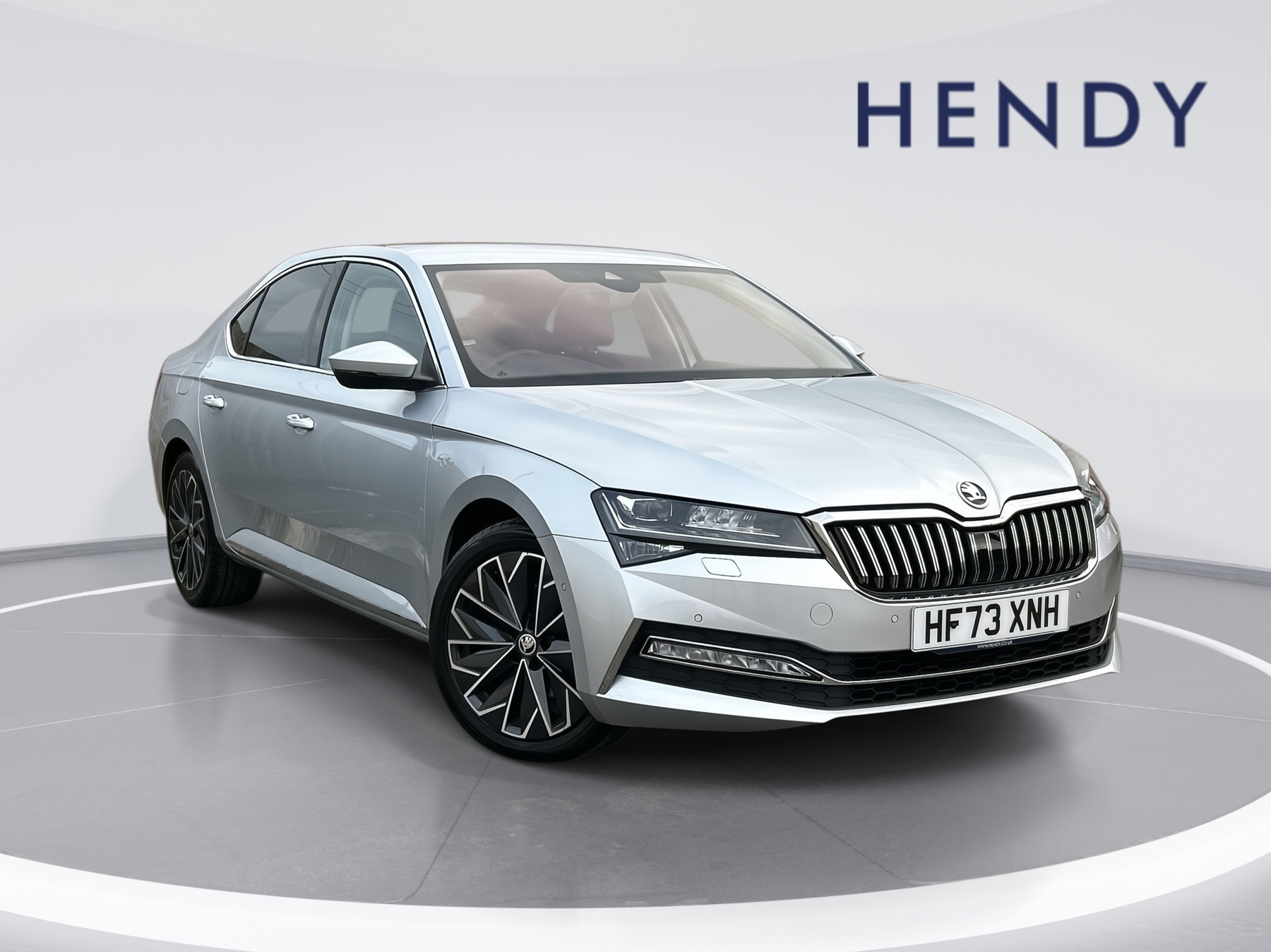 Main listing image - Skoda Superb