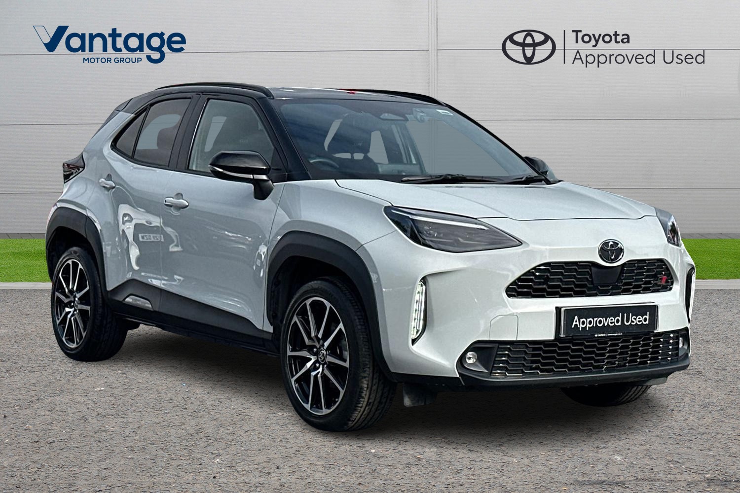 Main listing image - Toyota Yaris Cross