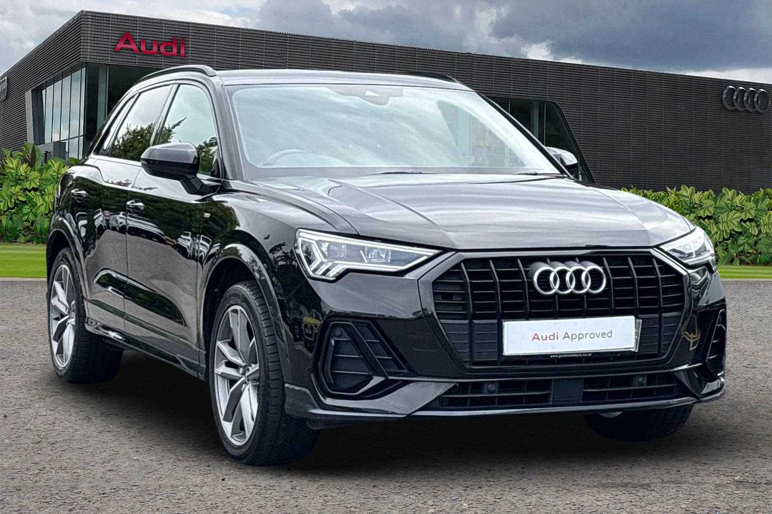 Main listing image - Audi Q3