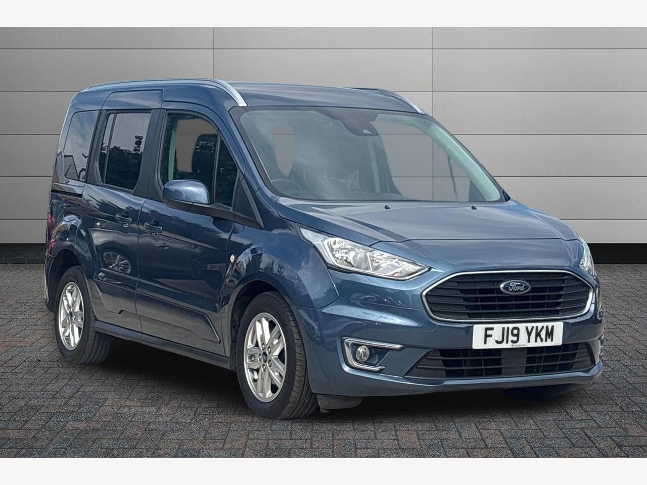 Main listing image - Ford Tourneo Connect
