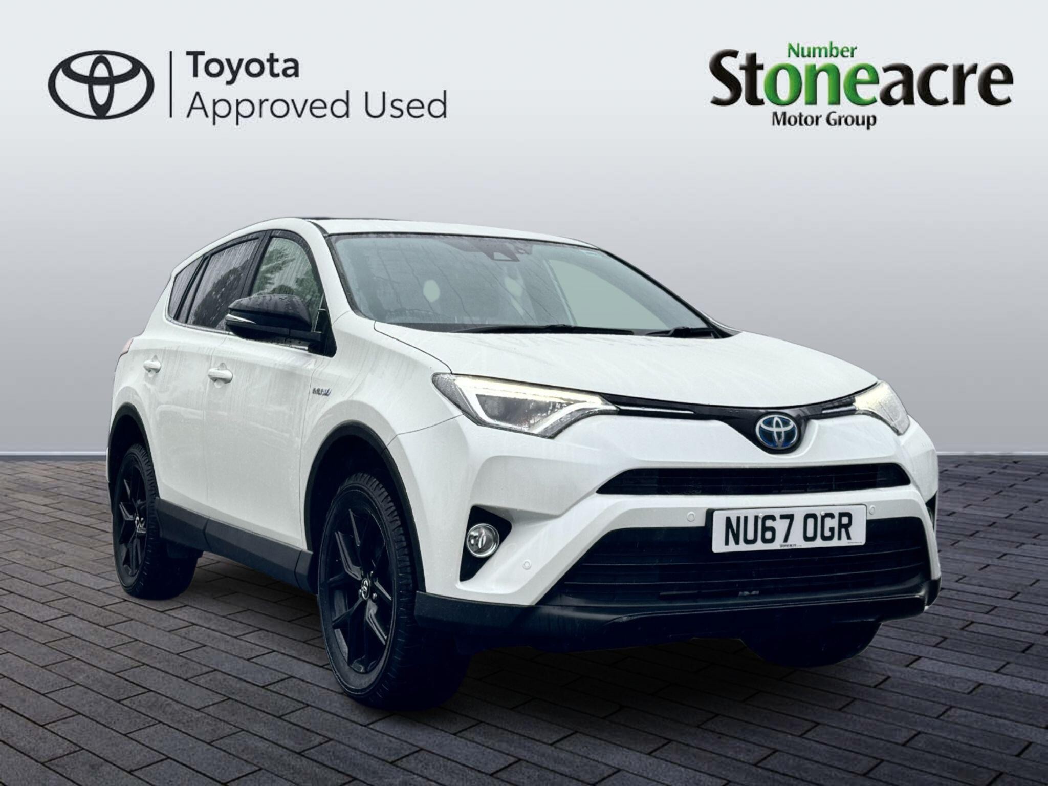 Main listing image - Toyota RAV4