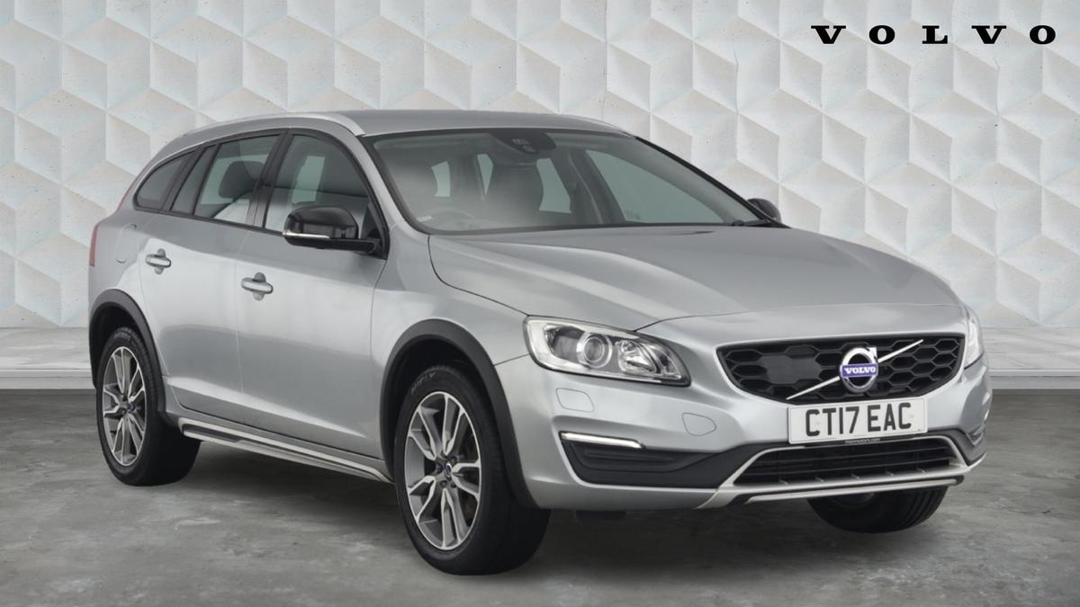 Main listing image - Volvo V60 Cross Country