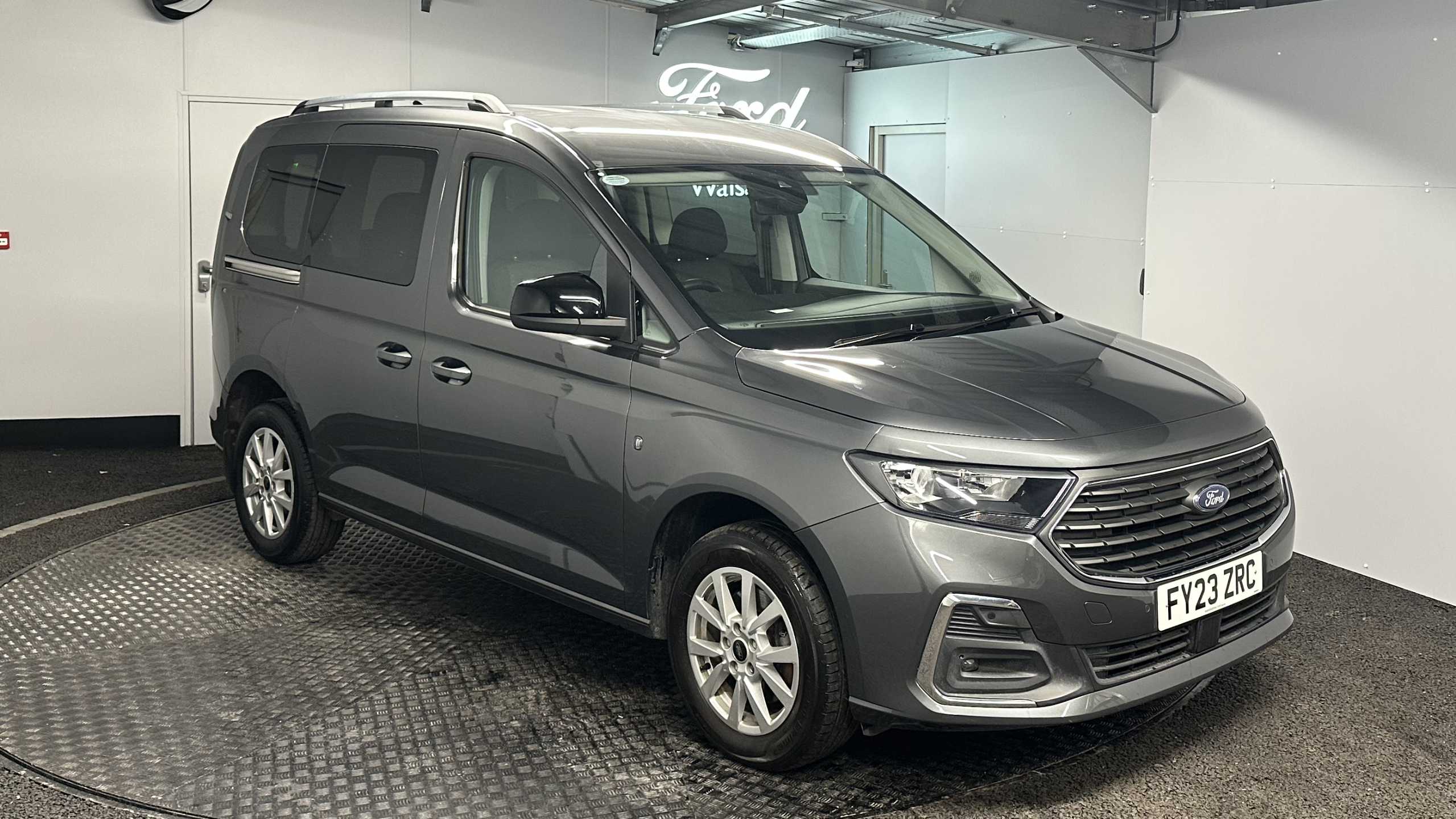 Main listing image - Ford Tourneo Connect